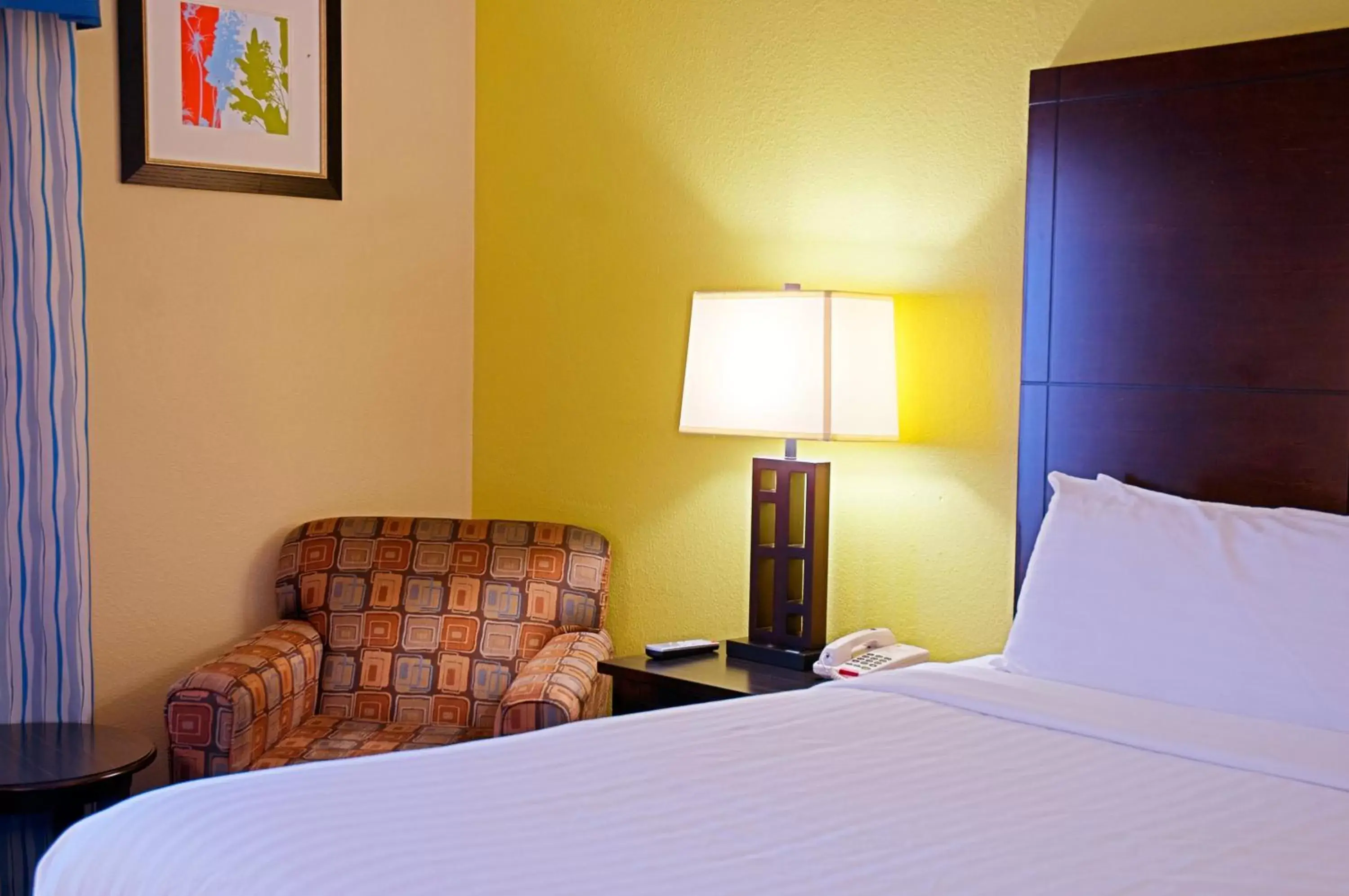 Bed in Super 8 by Wyndham Irving/DFW Apt/North Bed in Super 8 by Wyndham Irving/DFW Apt/North