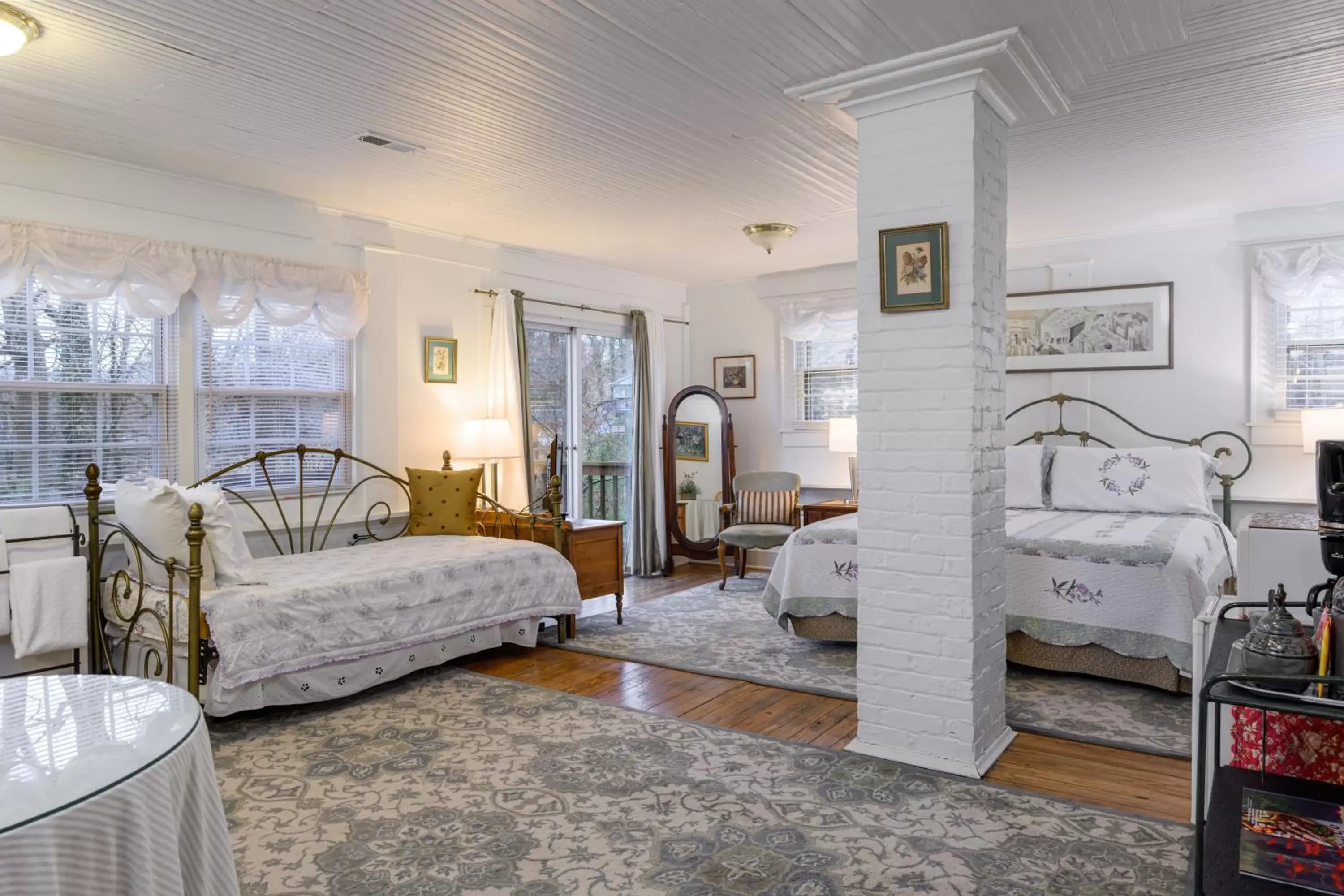 Seating Area in Oakland Cottage Bed and Breakfast