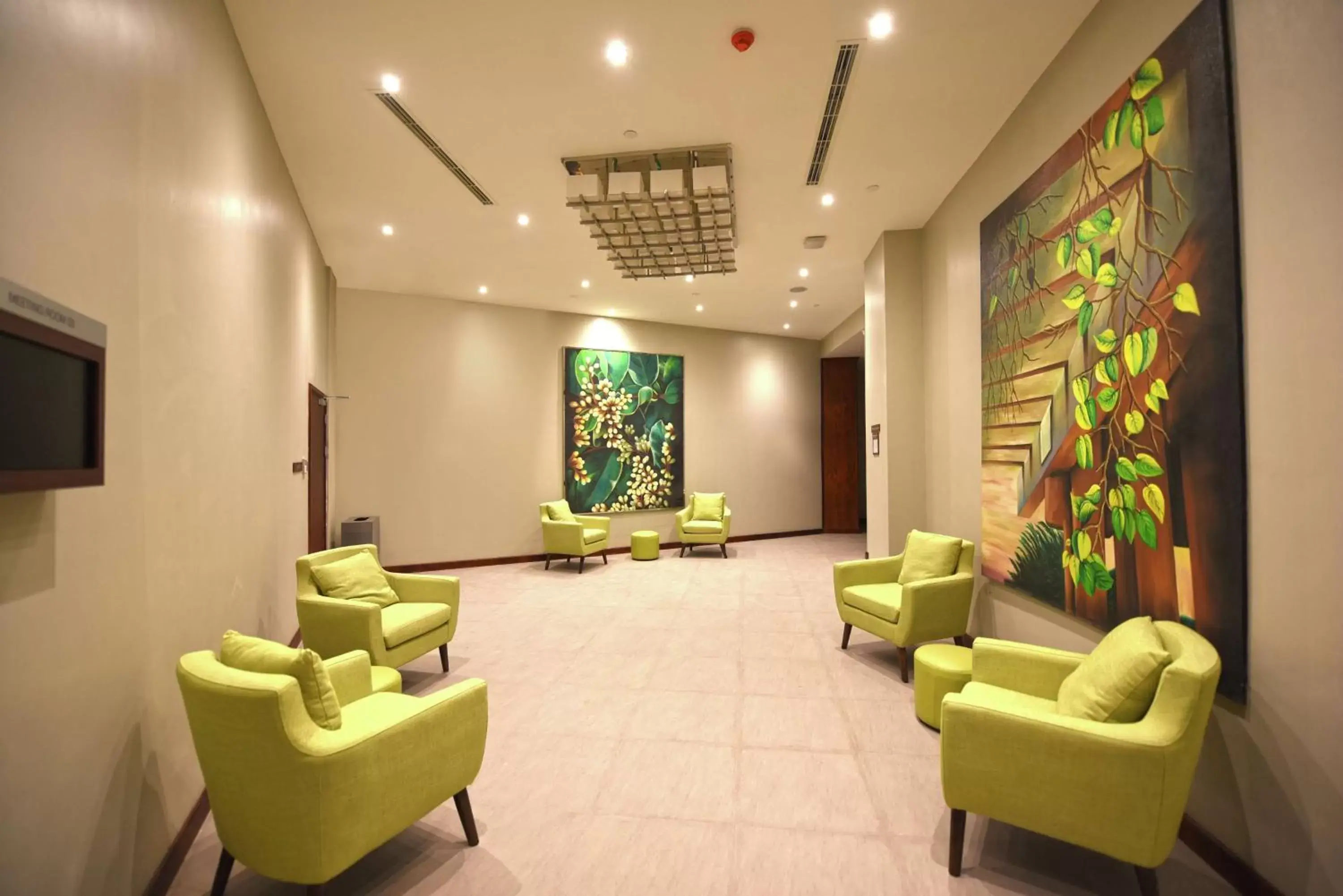 Meeting/conference room, Lobby/Reception in Hilton Garden Inn Kampala