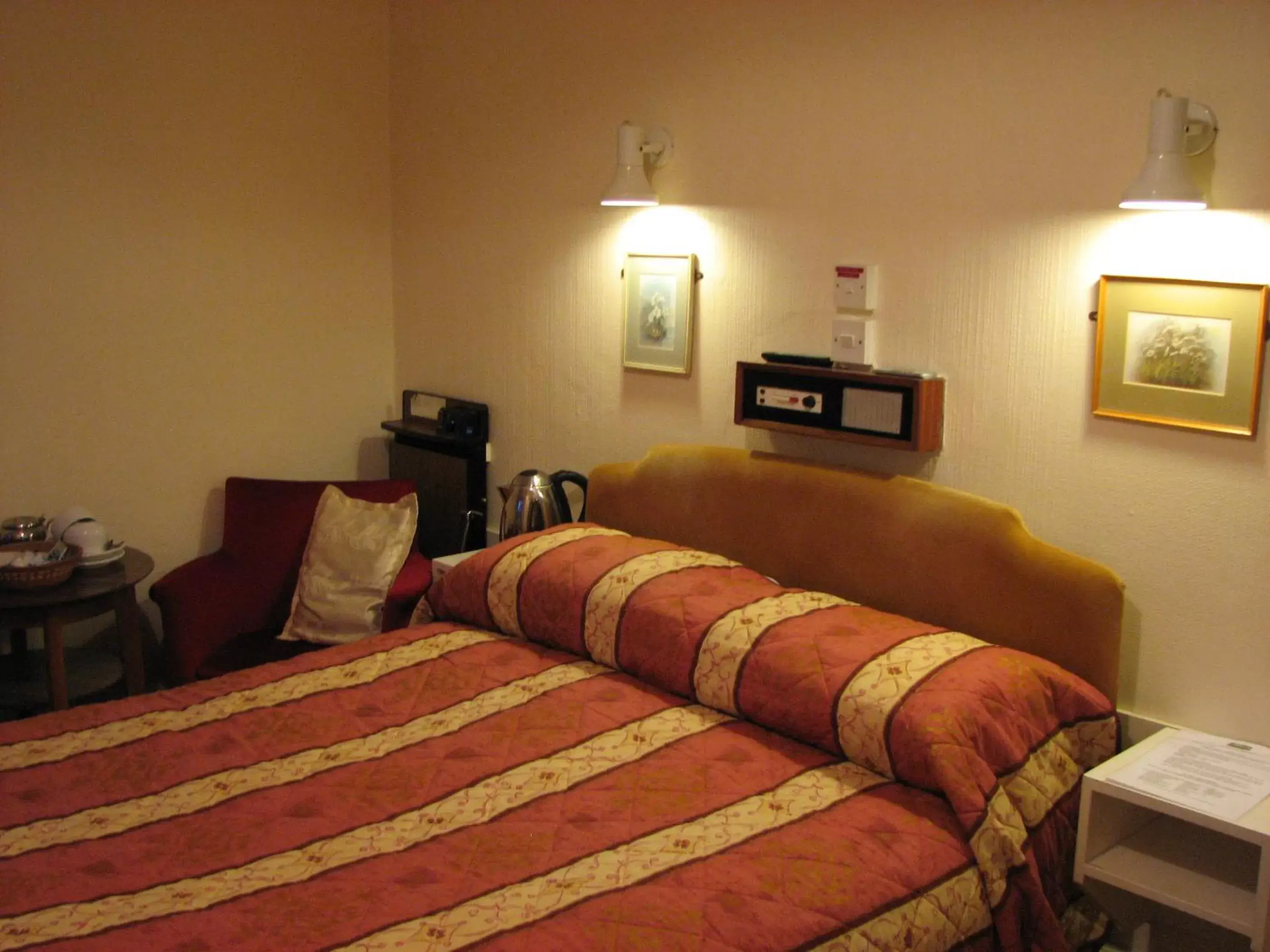 Bedroom, Bed in Lancaster Hotel