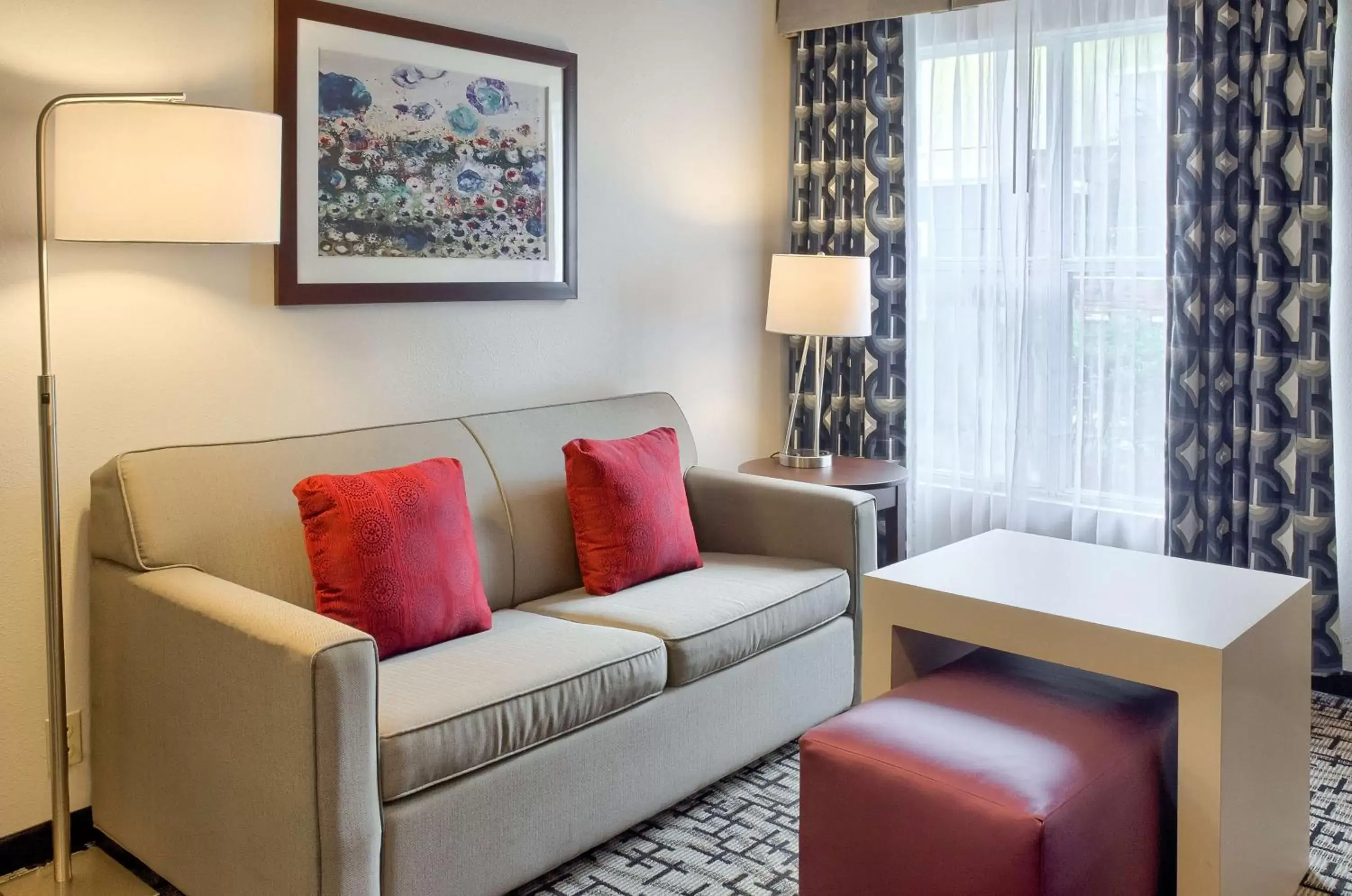 Living room, Seating Area in Homewood Suites by Hilton Mobile