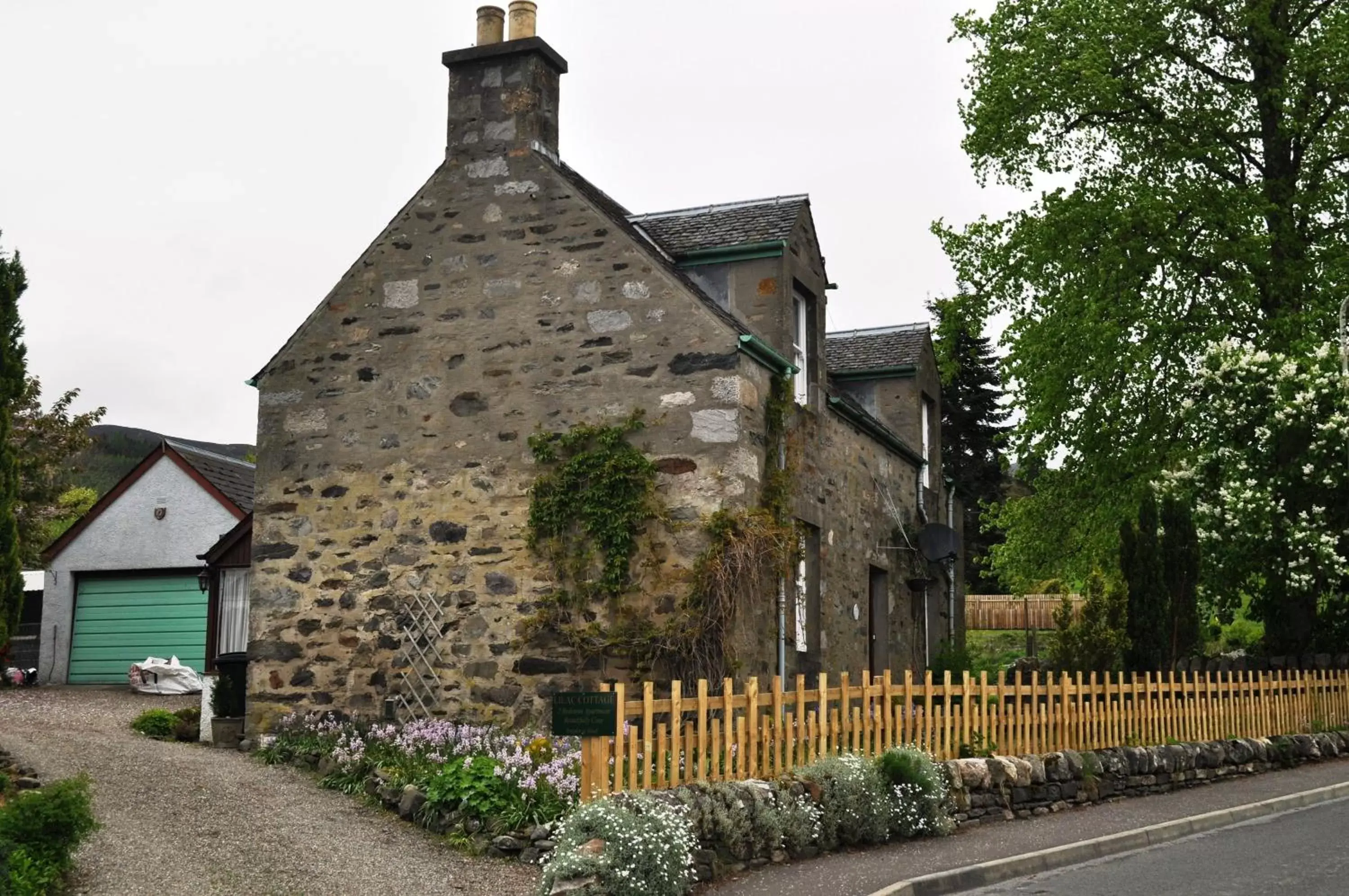 Two-Bedroom Cottage in Moulin Hotel