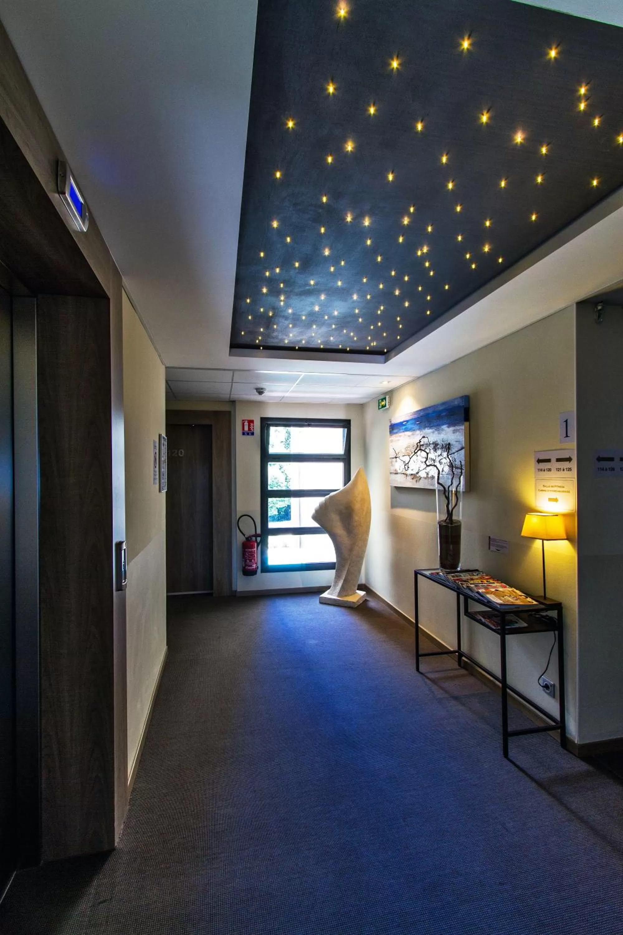 Lobby or reception, Bed in Forme-hotel & Spa Montpellier Sud-Est - Parc Expositions - Arena