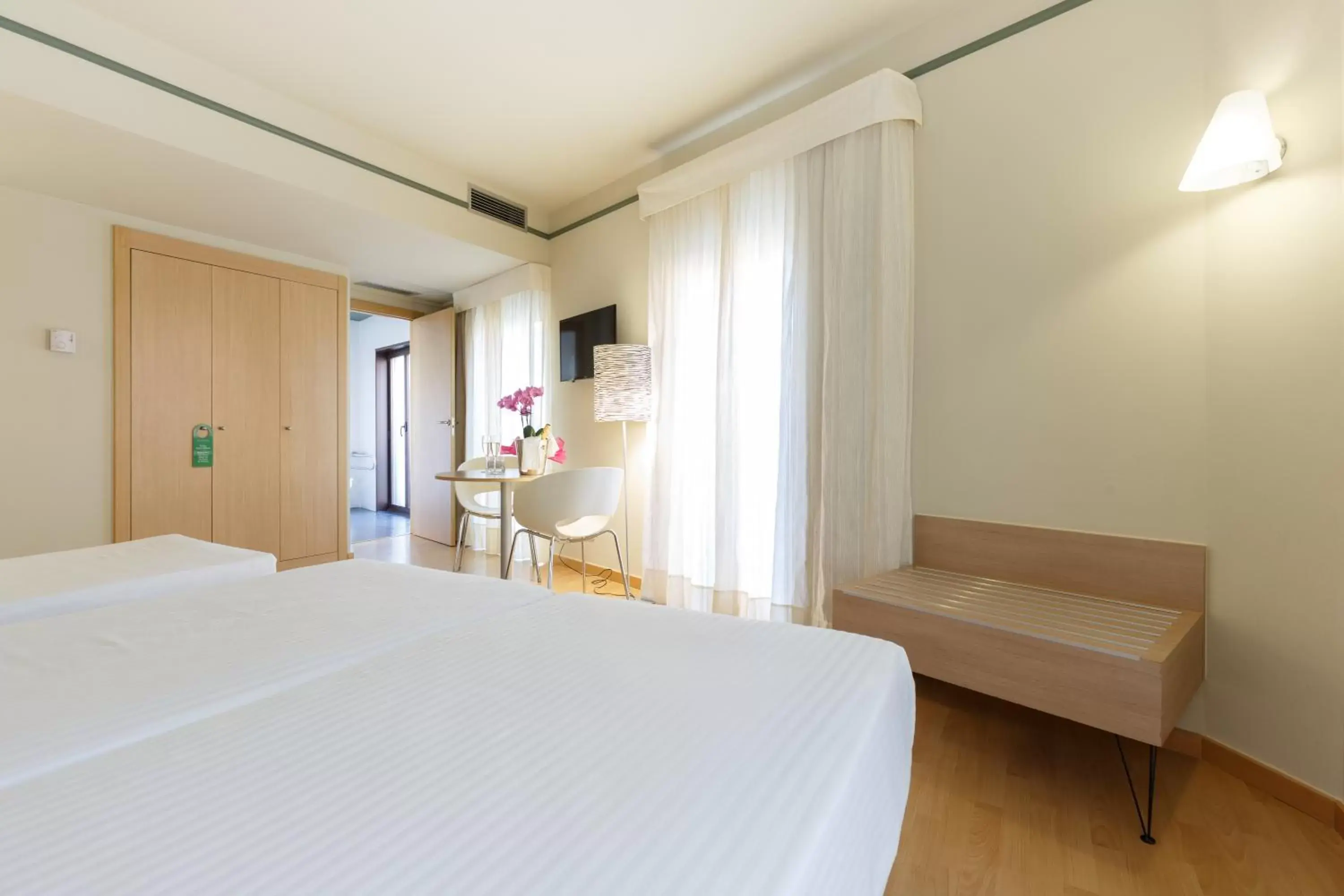 Photo of the whole room, Bed in Ciutat de Barcelona