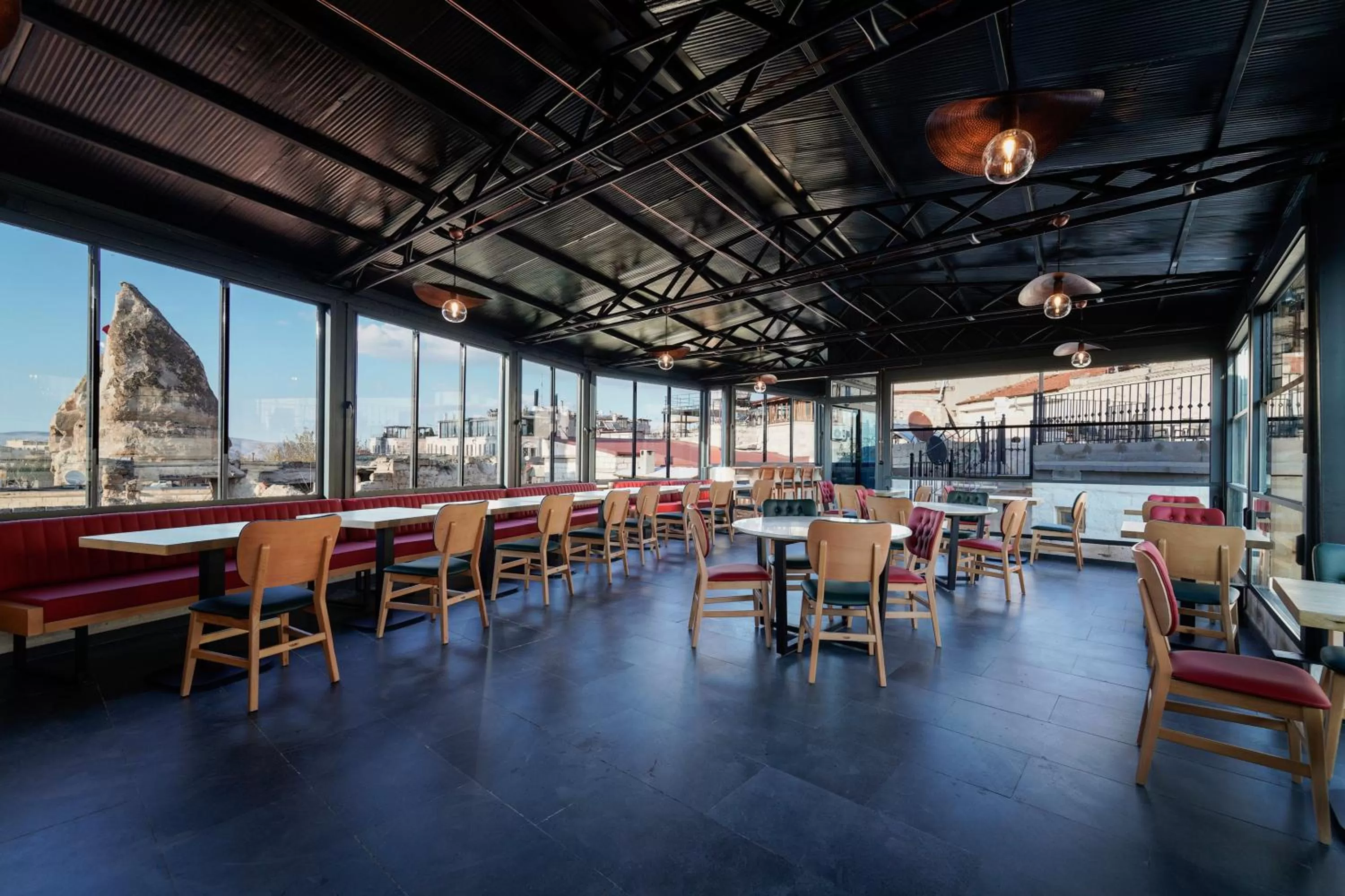 Restaurant/places to eat in The Niche Cave Hotel