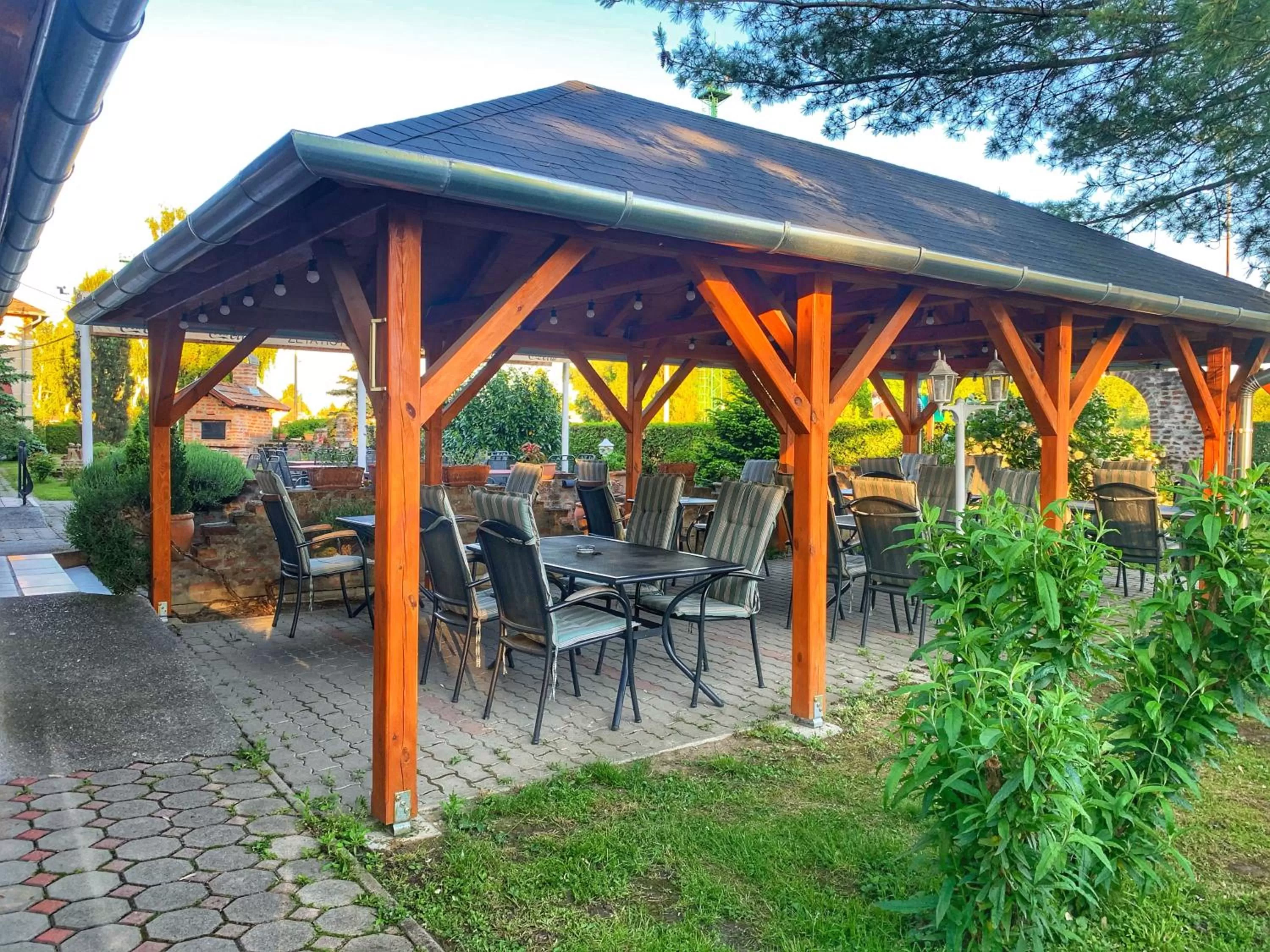 Restaurant/places to eat in Hotel Zéta