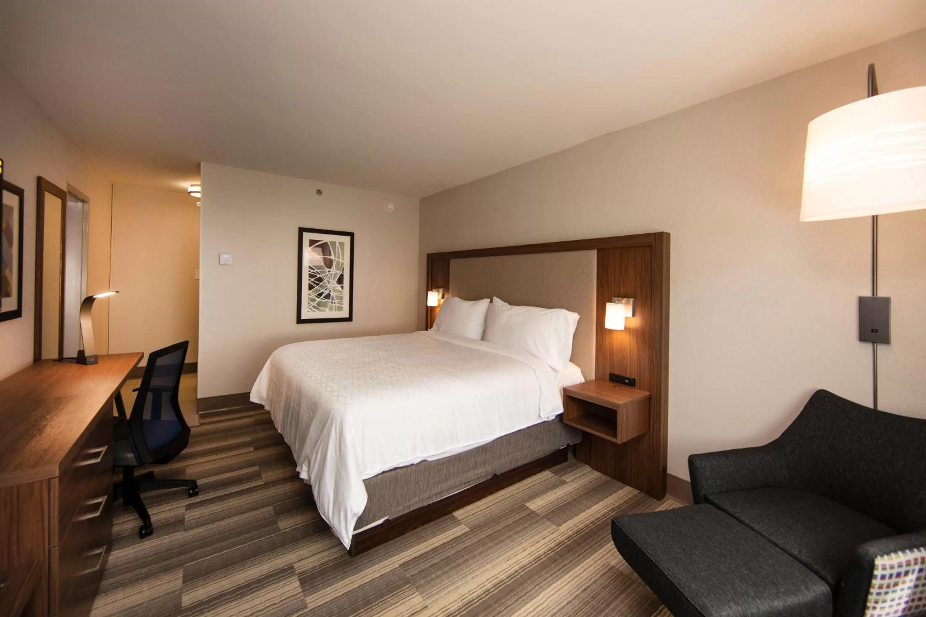 Photo of the whole room, Bed in Holiday Inn Express Athens - University Area by IHG