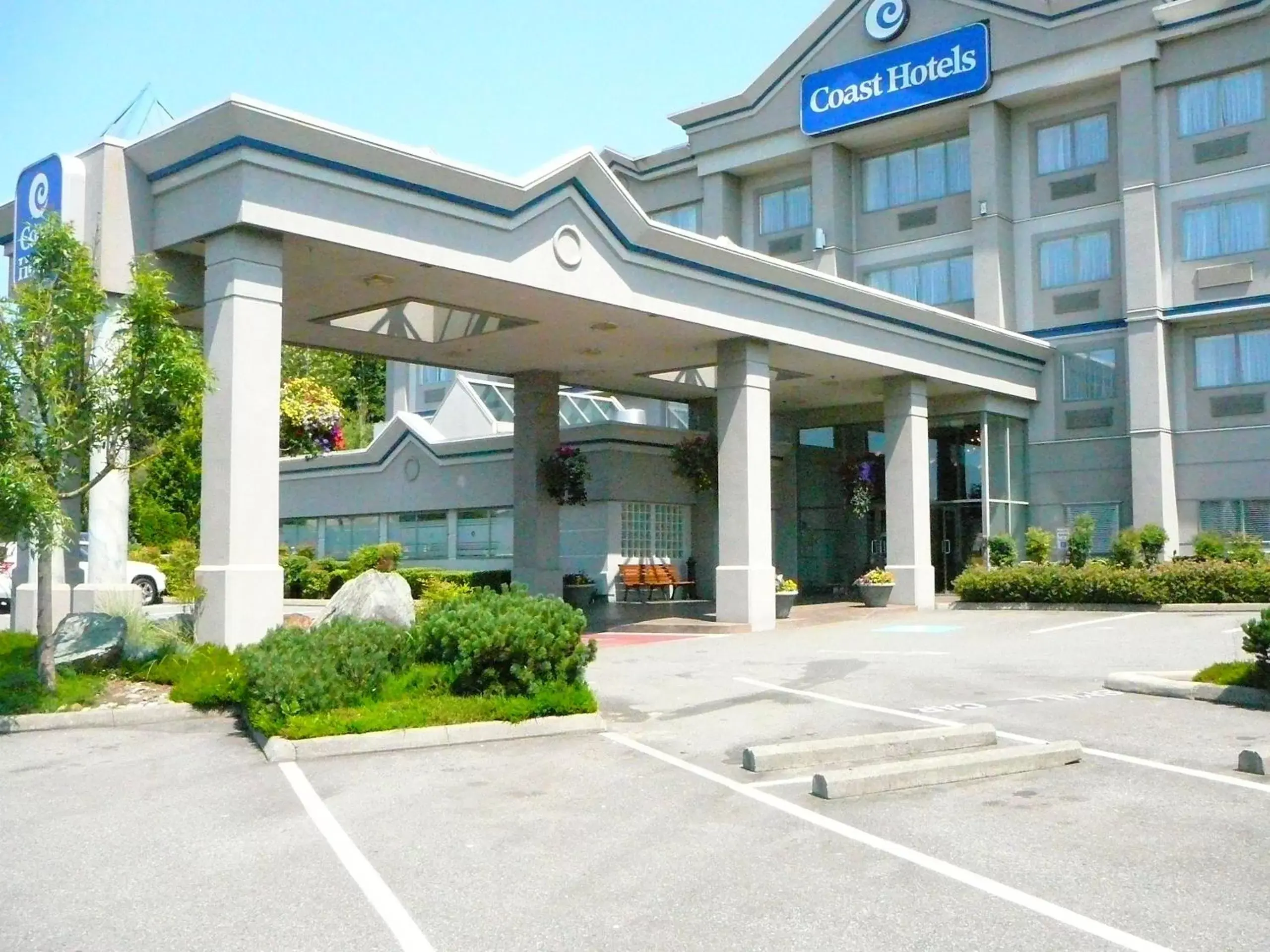 Facade/entrance, Property Building in Coast Abbotsford Hotel & Suites