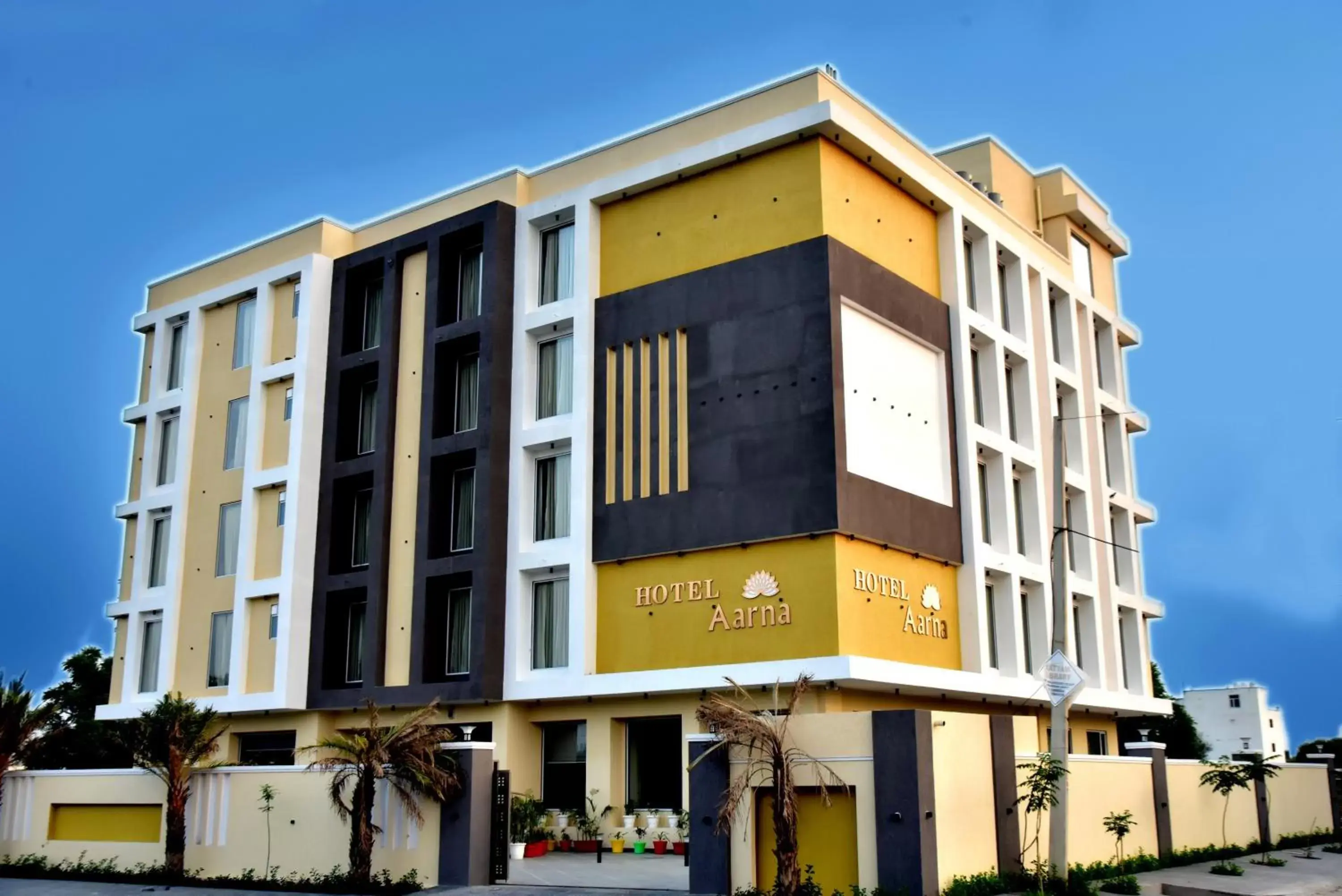 Restaurant/places to eat in Hotel Aarna Restaurant/places to eat in Hotel Aarna