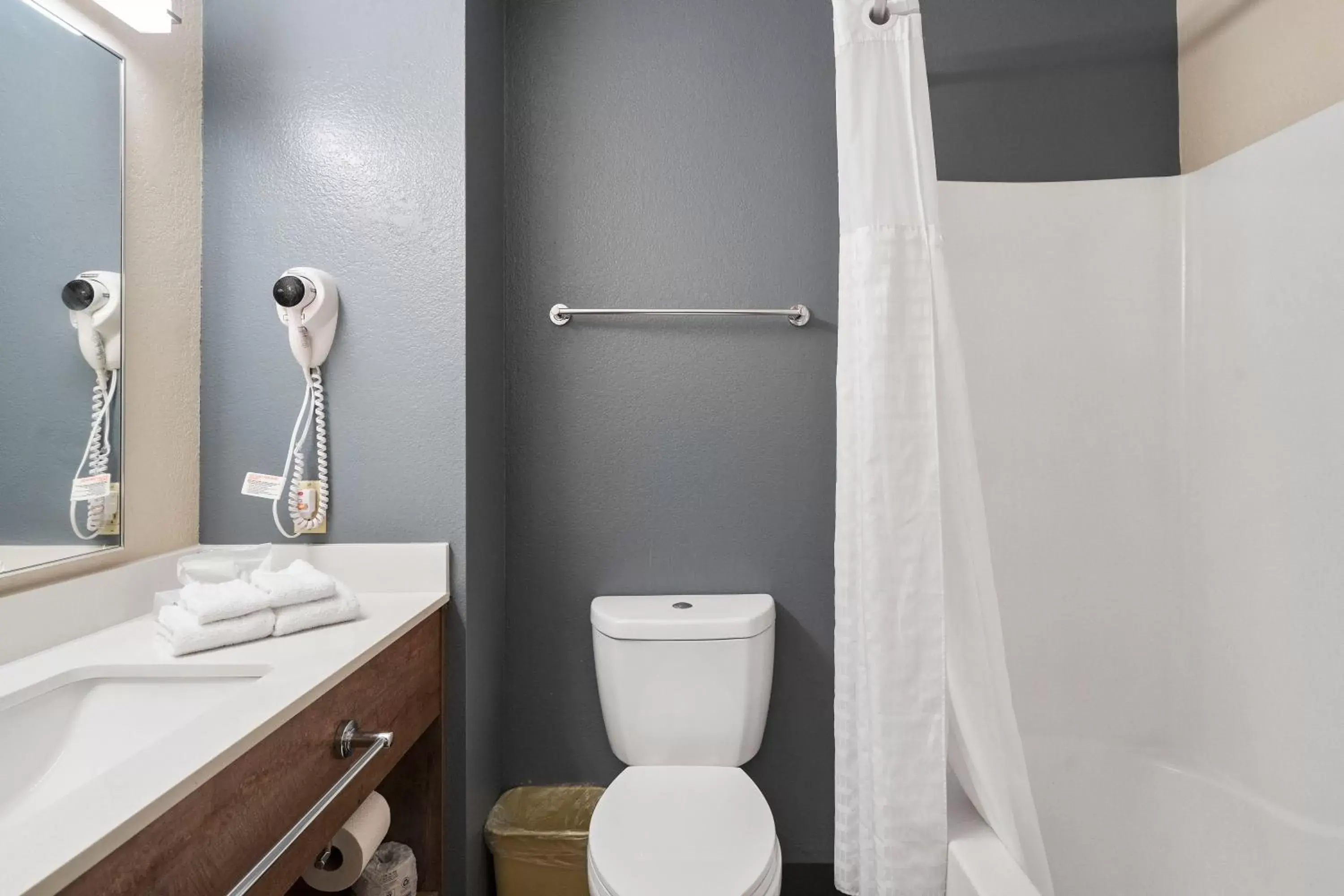 Bathroom in Extended Stay America Premier Suites - Seattle - Bellevue - Downtown