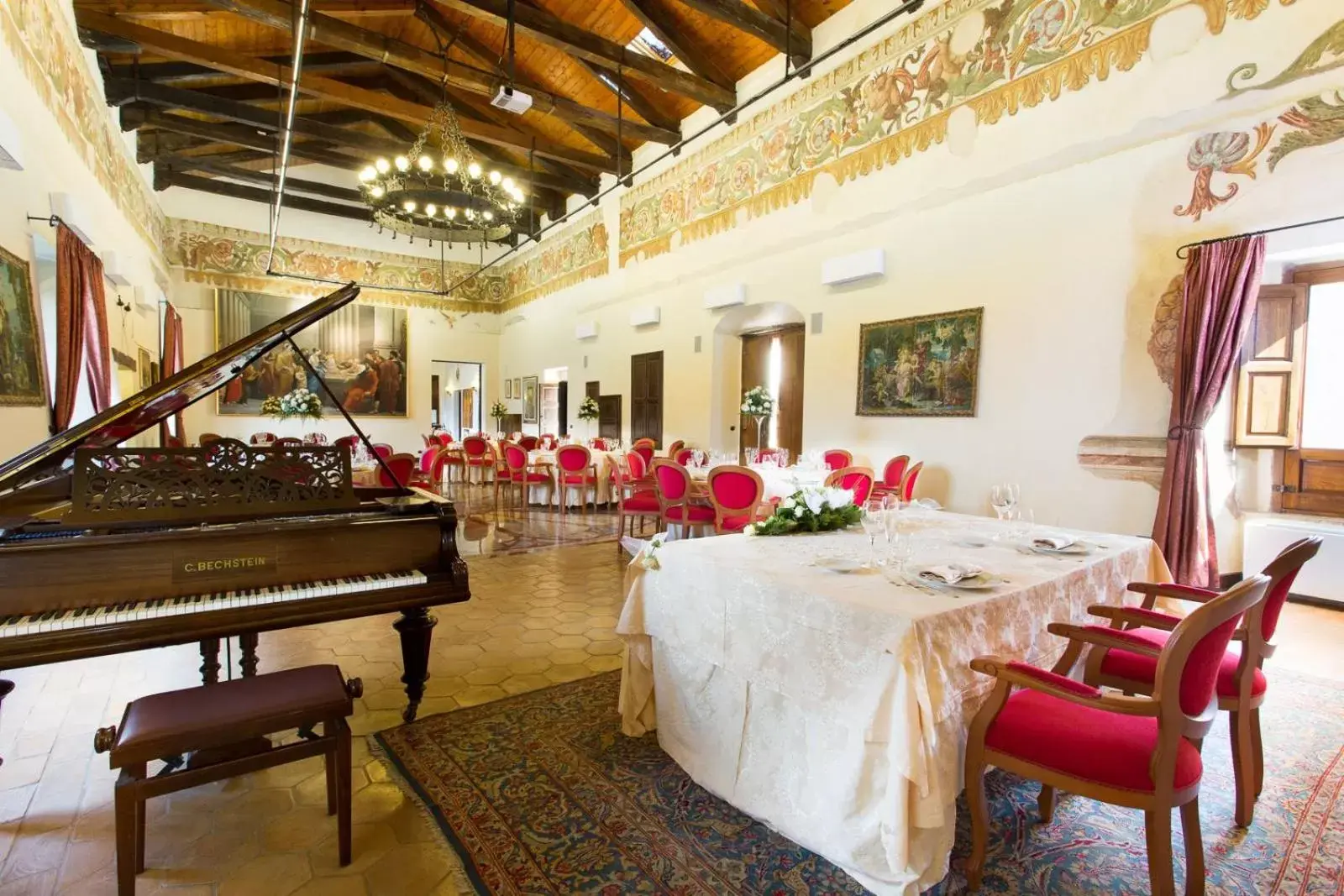 Banquet/Function facilities, Restaurant/Places to Eat in Castello di Altomonte