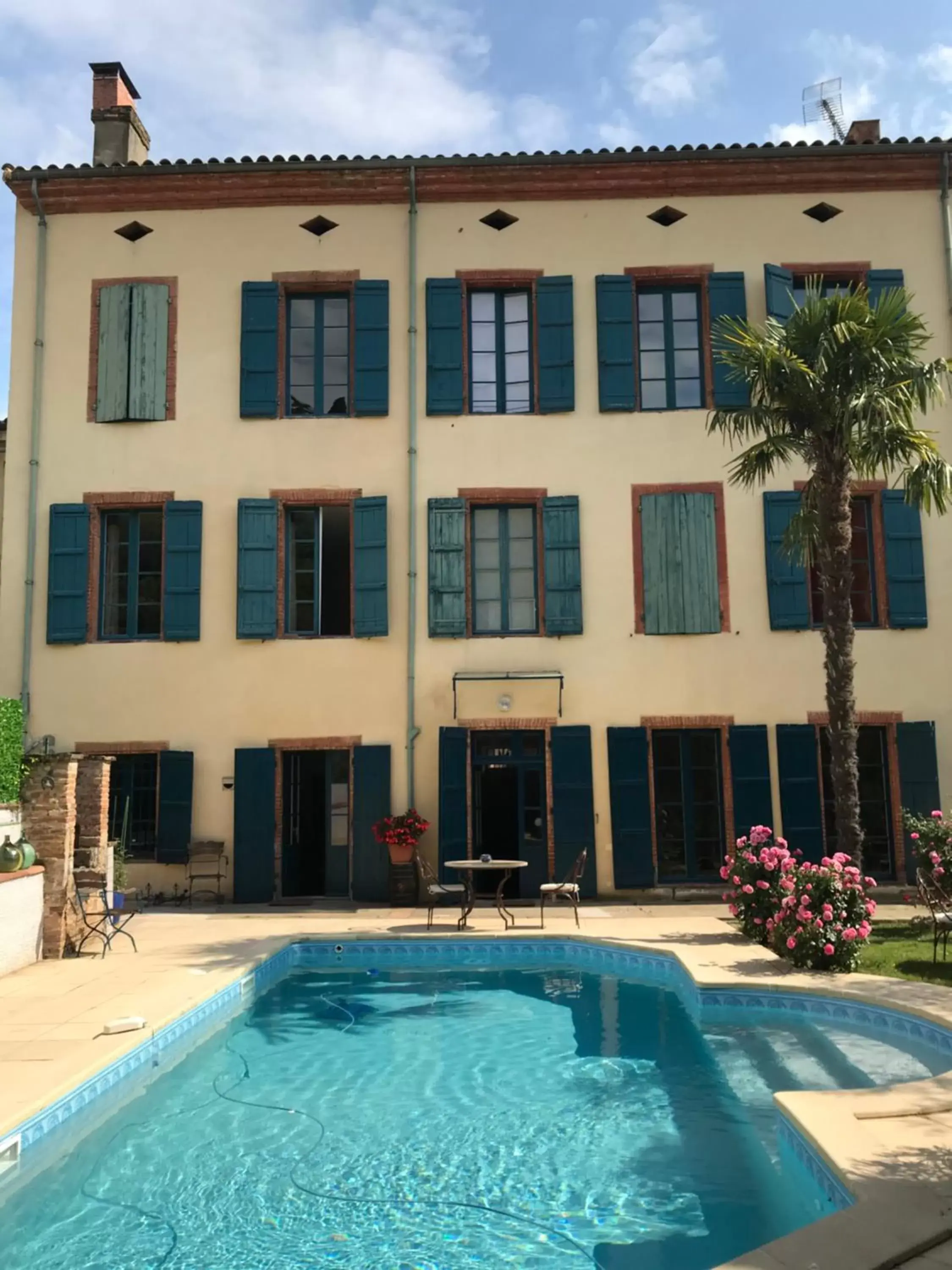 Property Building in L'Arche de Moissac