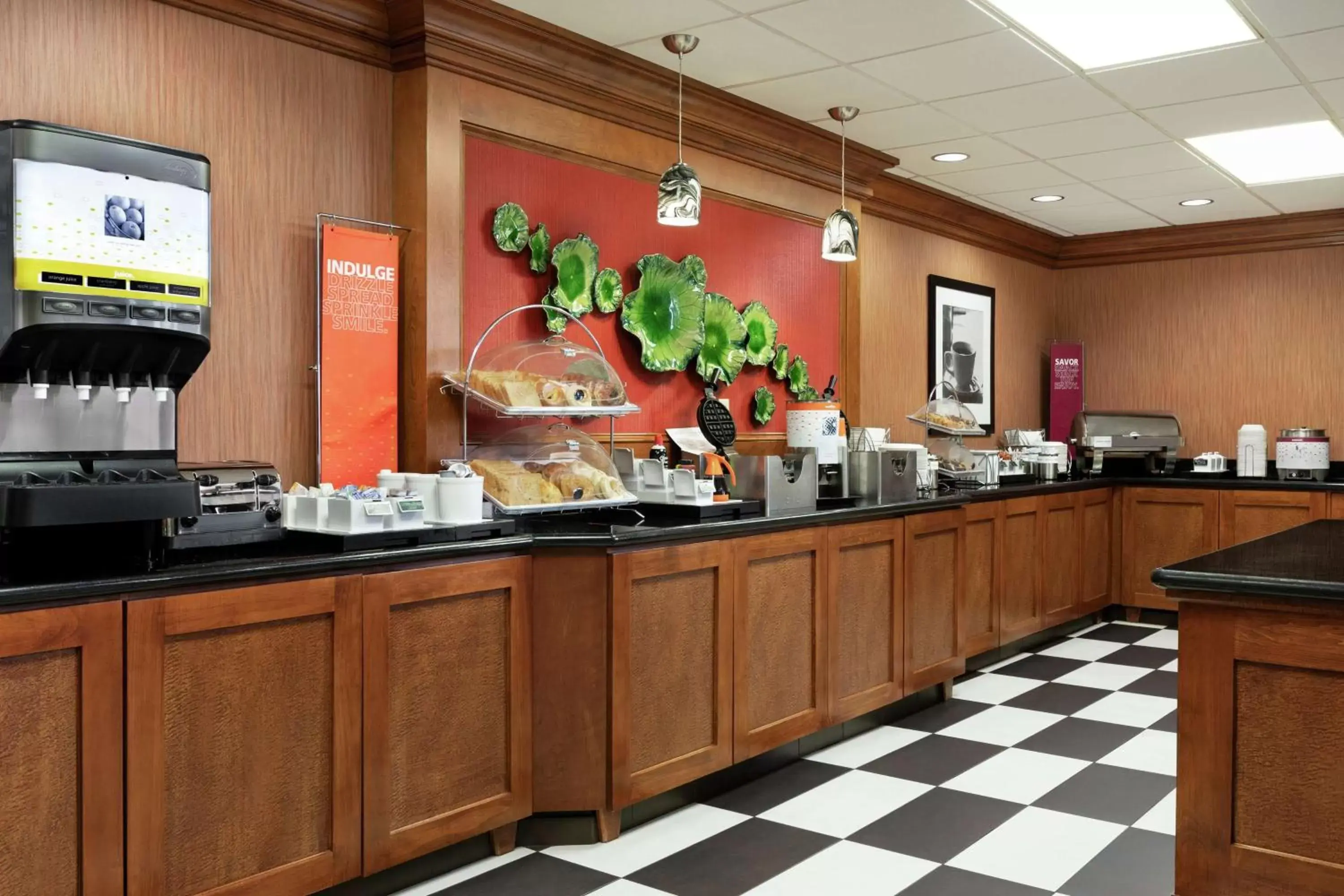 Breakfast, Restaurant/Places to Eat in Hampton Inn & Suites Frederick/Fort Detrick