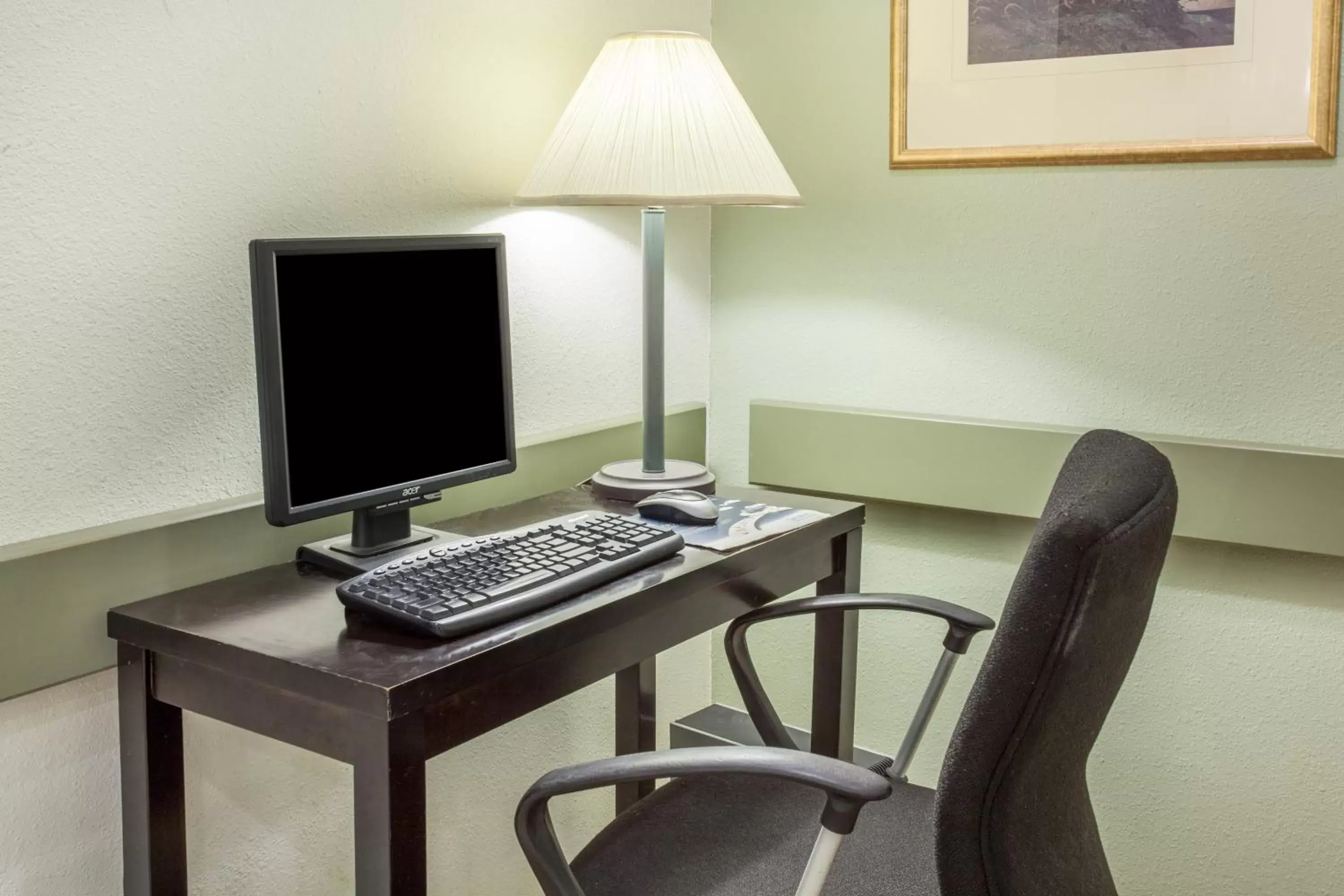 Business facilities, Business Area/Conference Room in Super 8 by Wyndham Truro NS