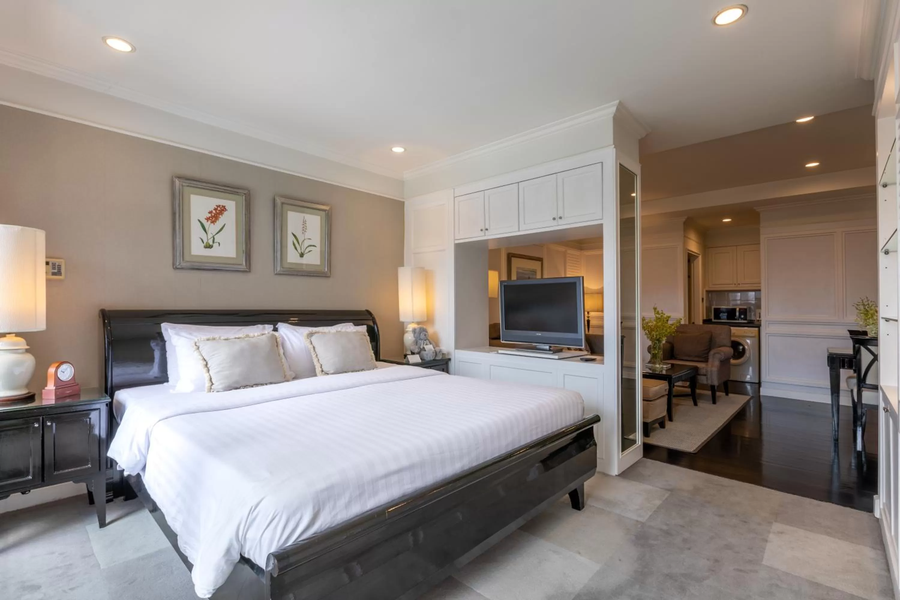 Bed in Cape House Hotel, Bangkok