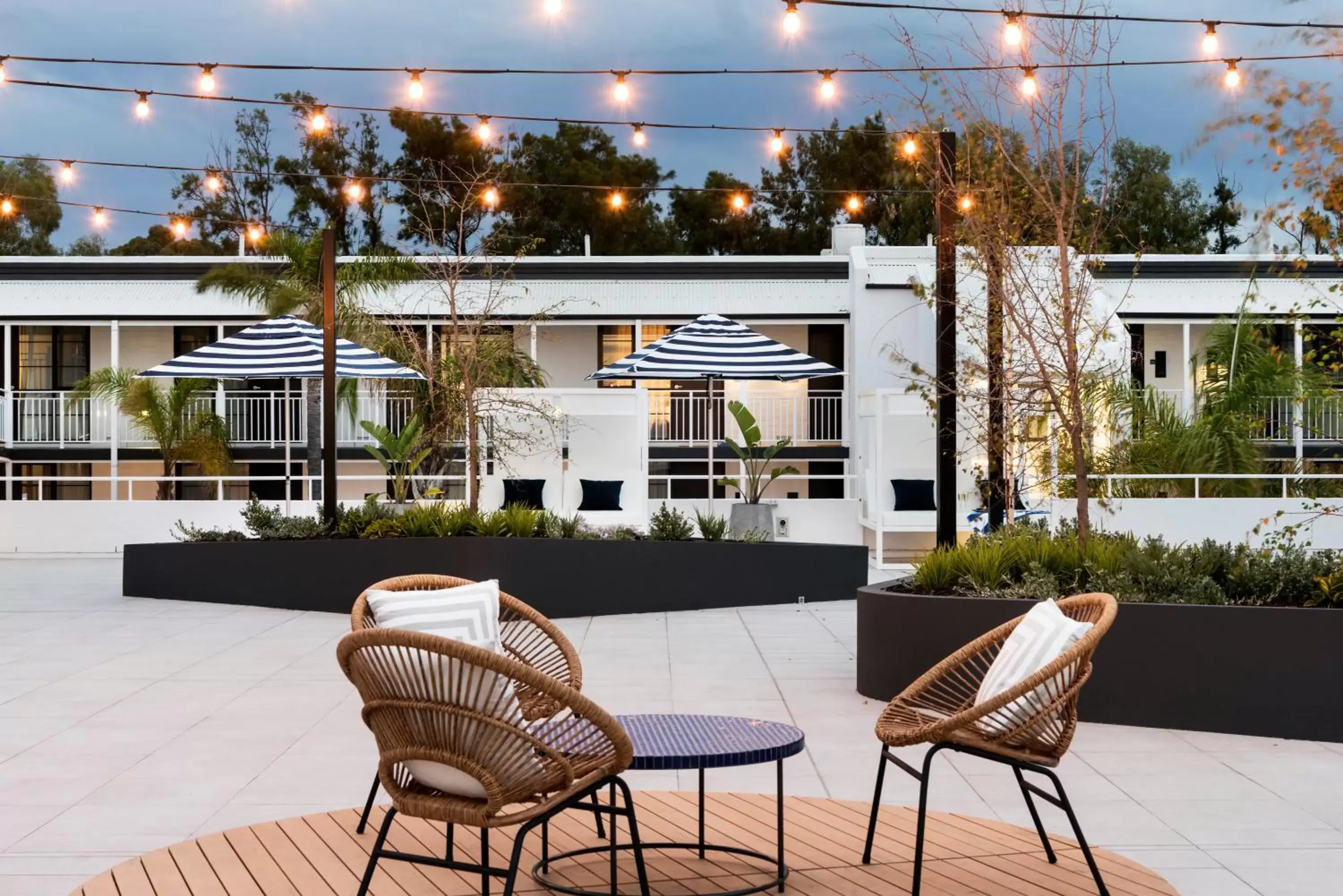 Food and drinks, Property Building in Tradewinds Hotel and Suites Fremantle