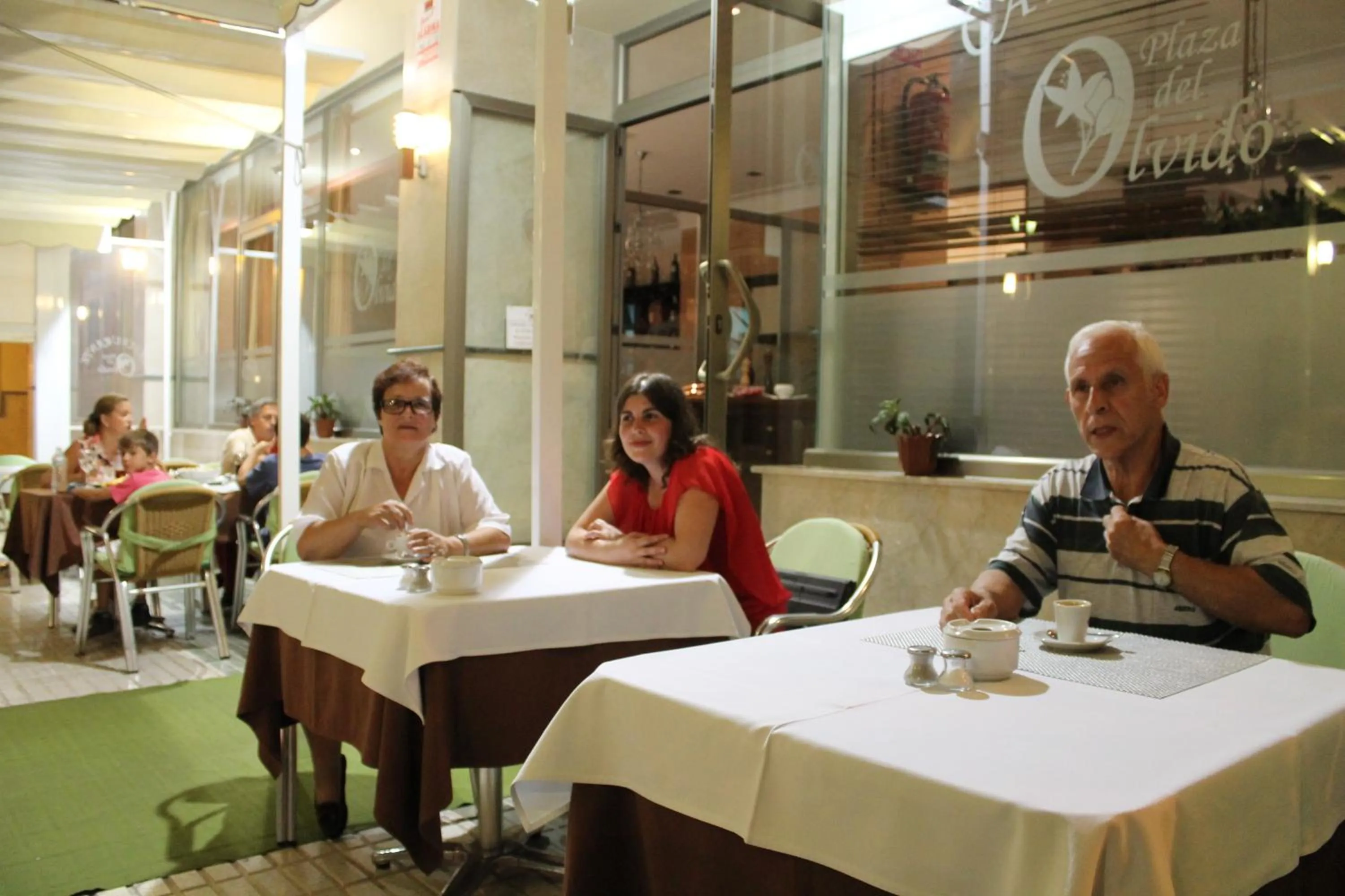 Restaurant/places to eat in Apartamentos Turísticos Plaza del Olvido