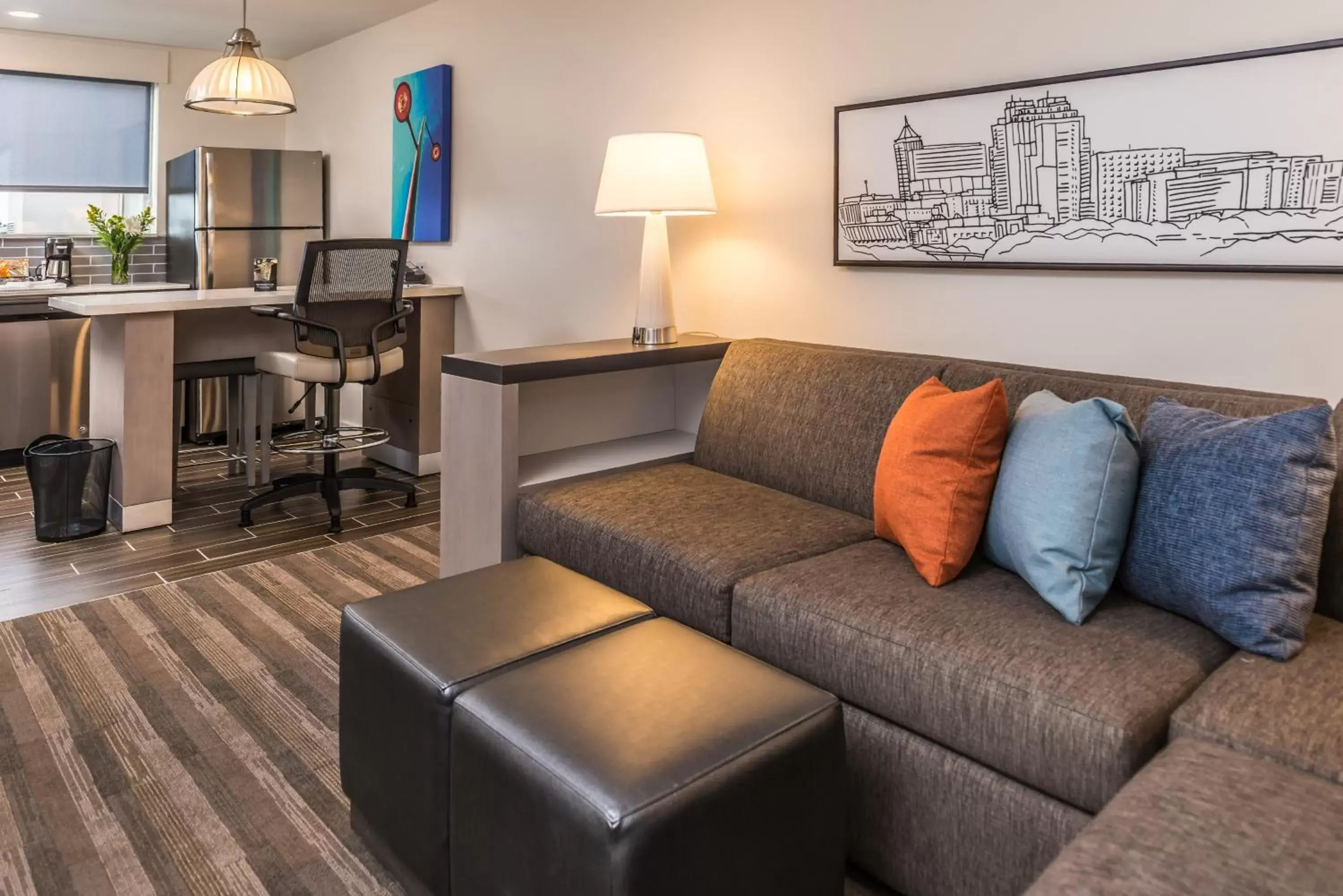 Kitchen or kitchenette, Seating Area in Hyatt House Raleigh/Rdu/Brier Creek