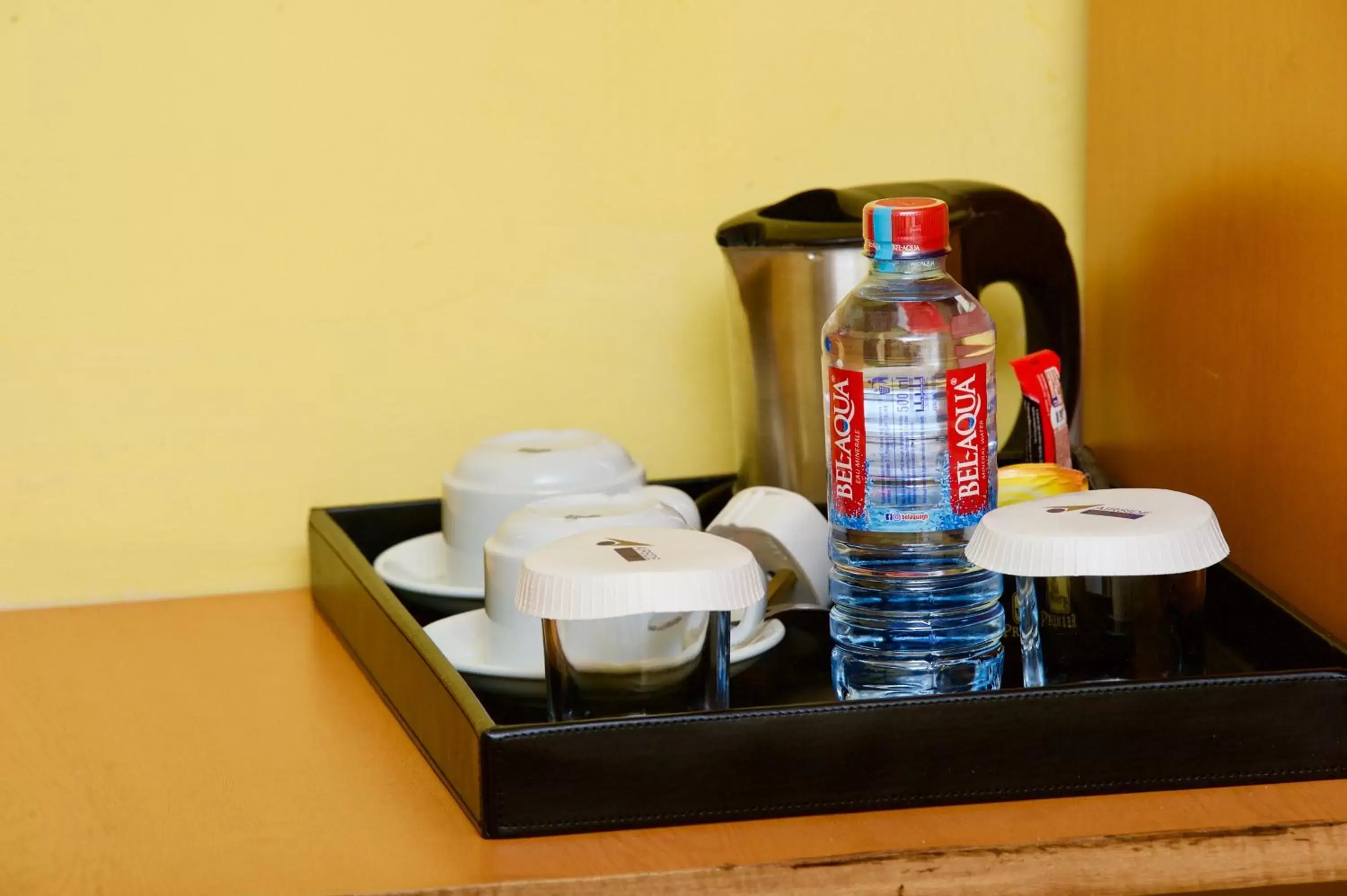 Coffee/tea facilities in Airside Hotel