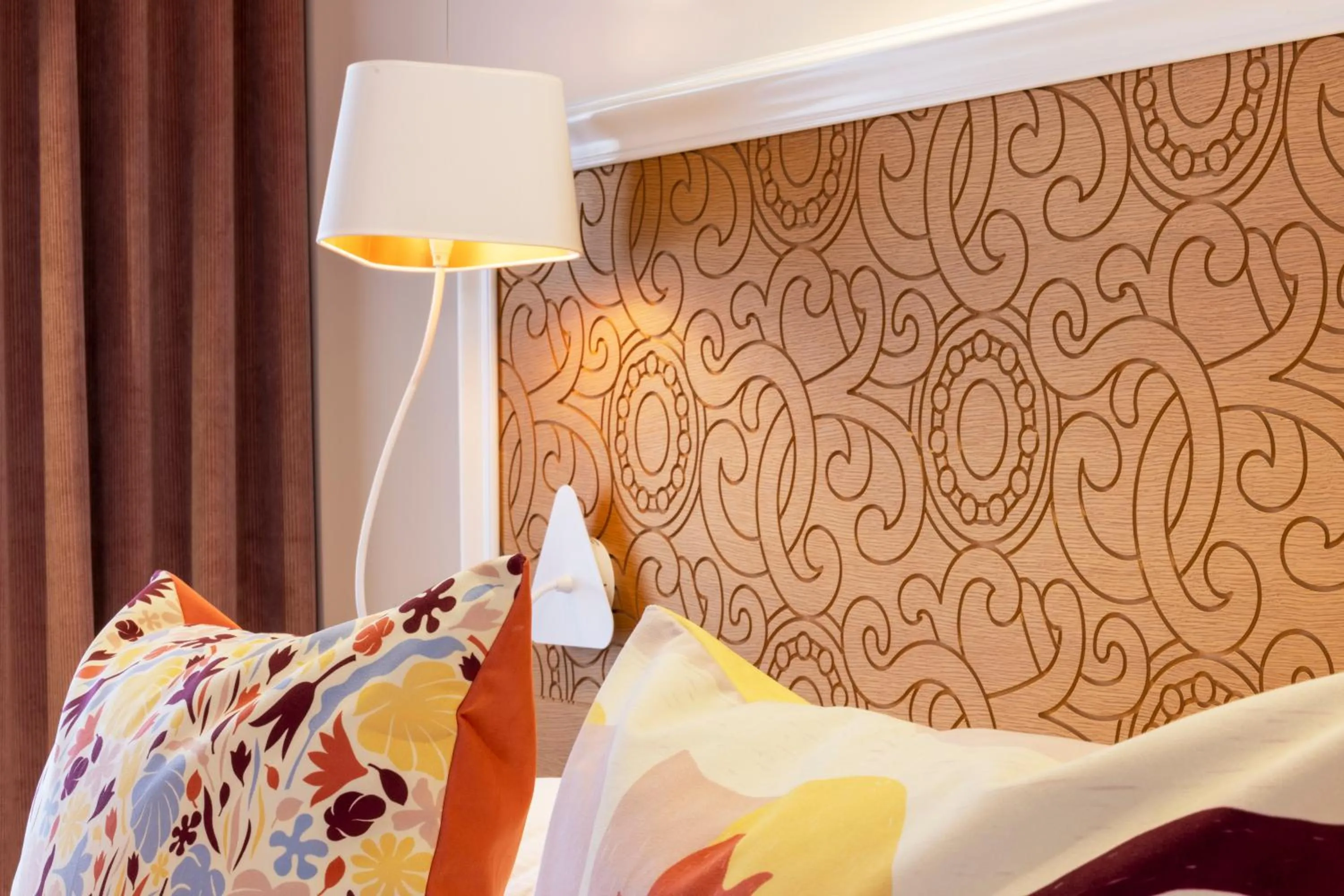 Bed in Hotel Elysees 8