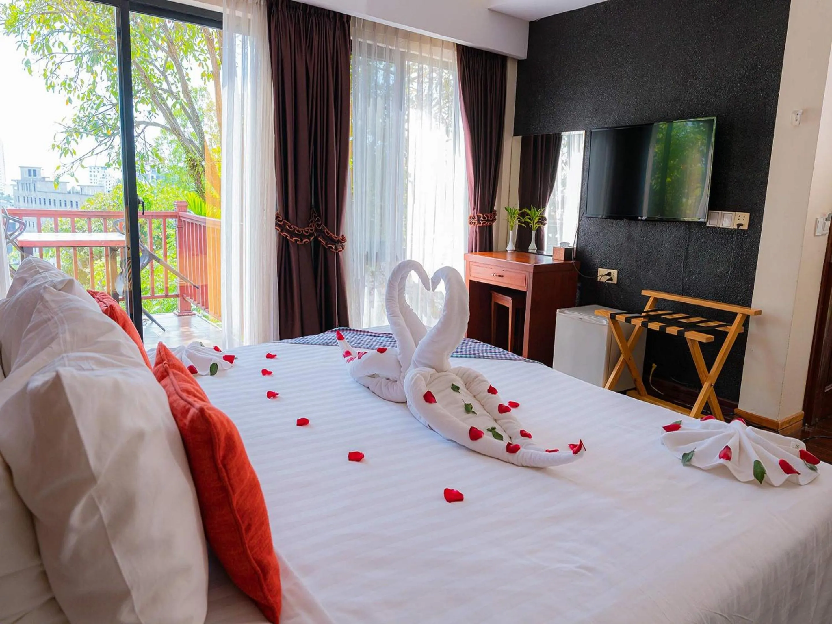 View (from property/room), Bed in 360 Resort