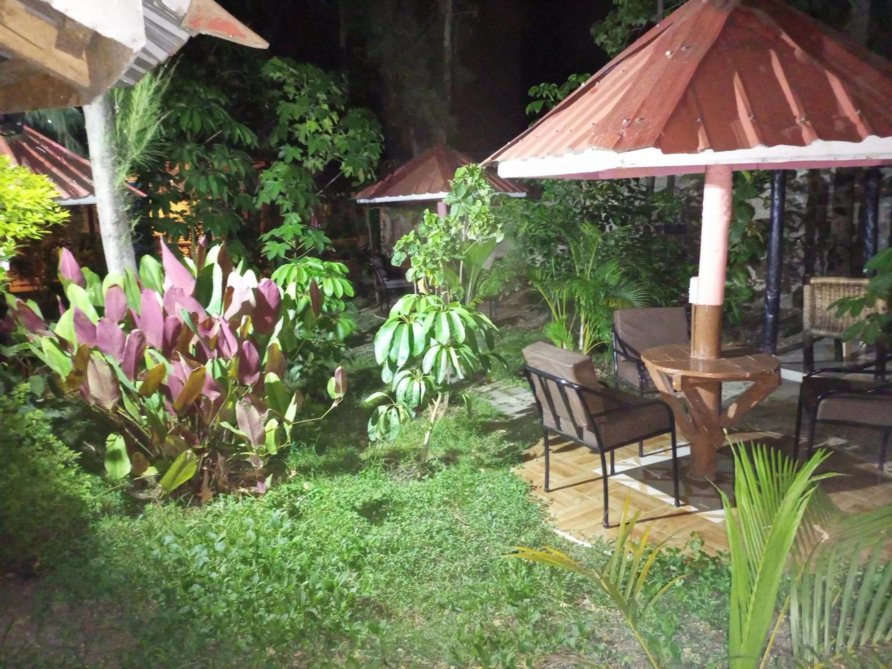 Restaurant/places to eat, Garden in Beach View Hotel - Kisumu
