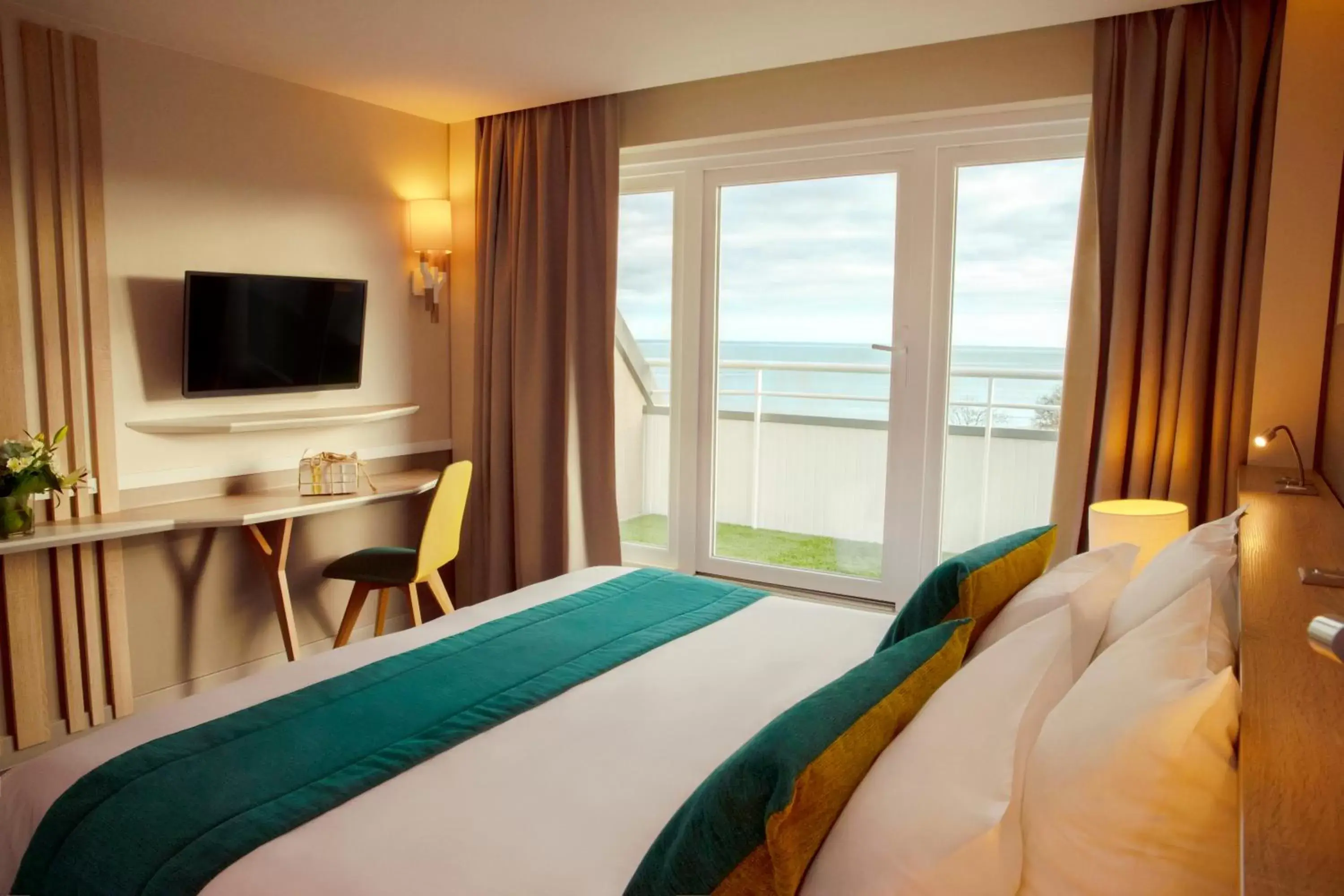 Sea view, Bed in Hôtel Le B d'Arcachon by Inwood Hotels
