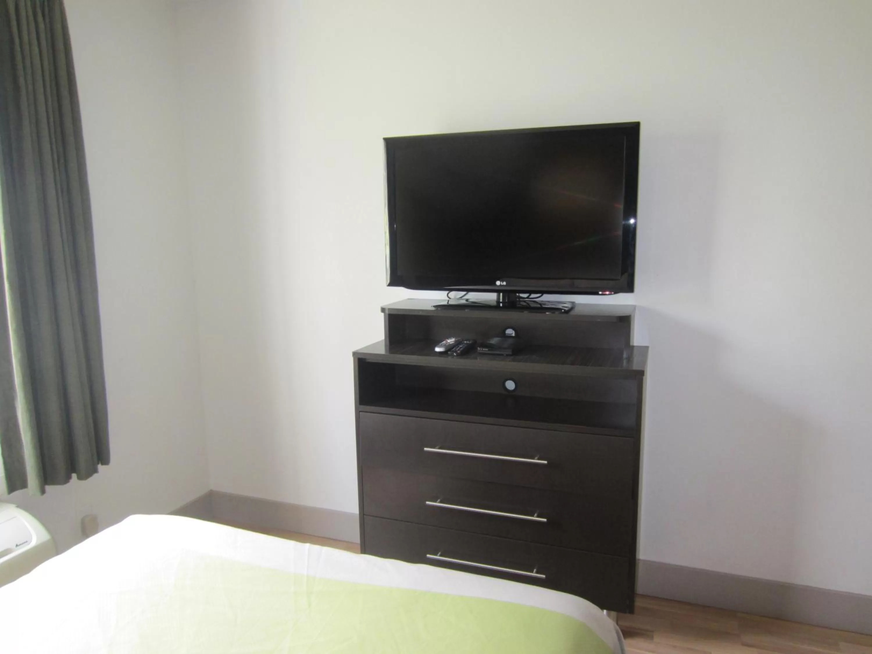 Decorative detail, Bed in Studio 6-Concord, CA