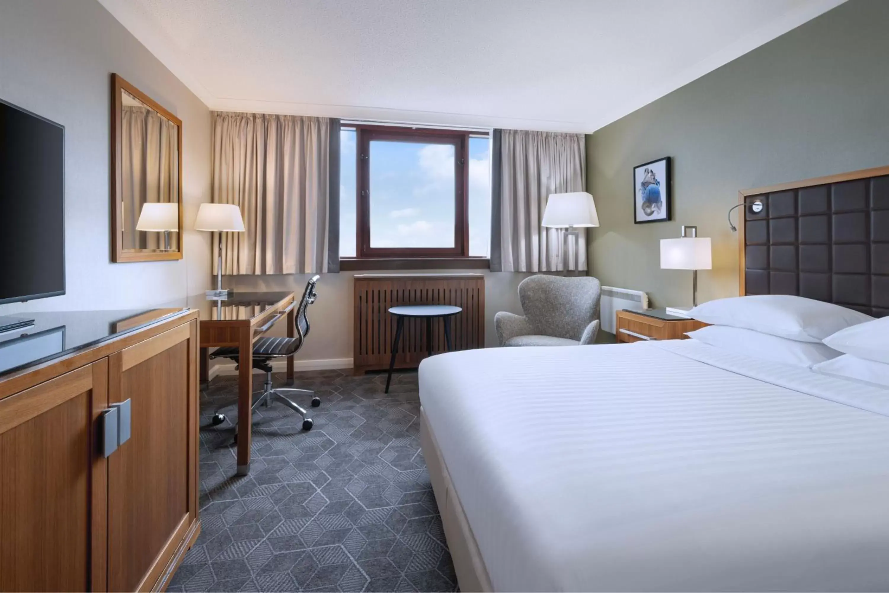 Deluxe Double Room in Delta Hotels by Marriott Swansea