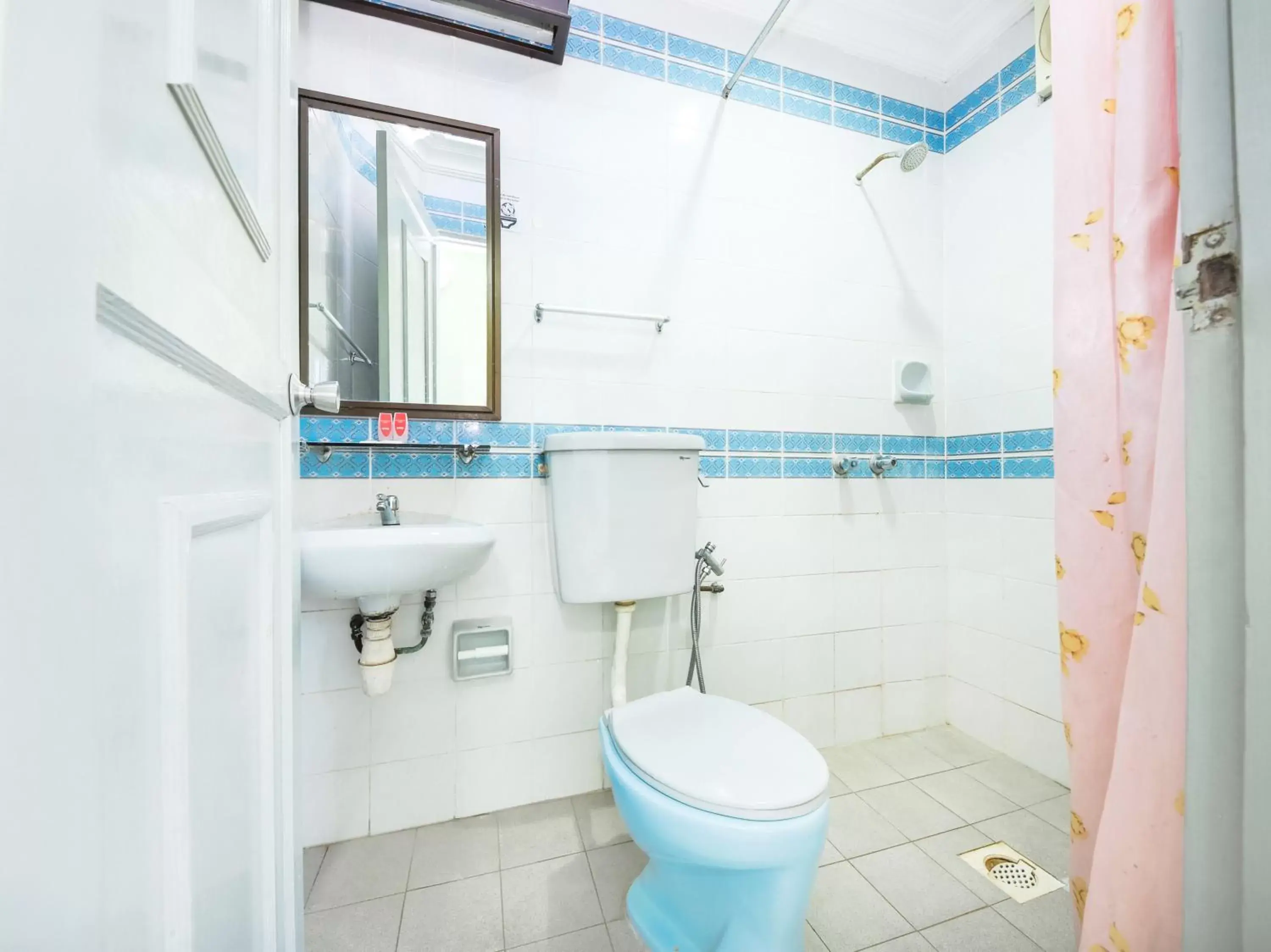 Bathroom in Grand Supreme Hotel