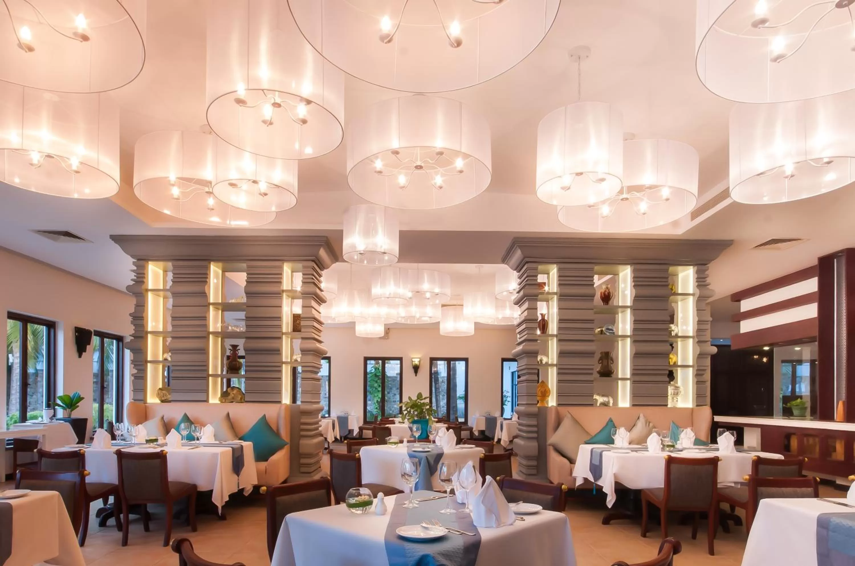 Restaurant/places to eat in Lotus Blanc Resort