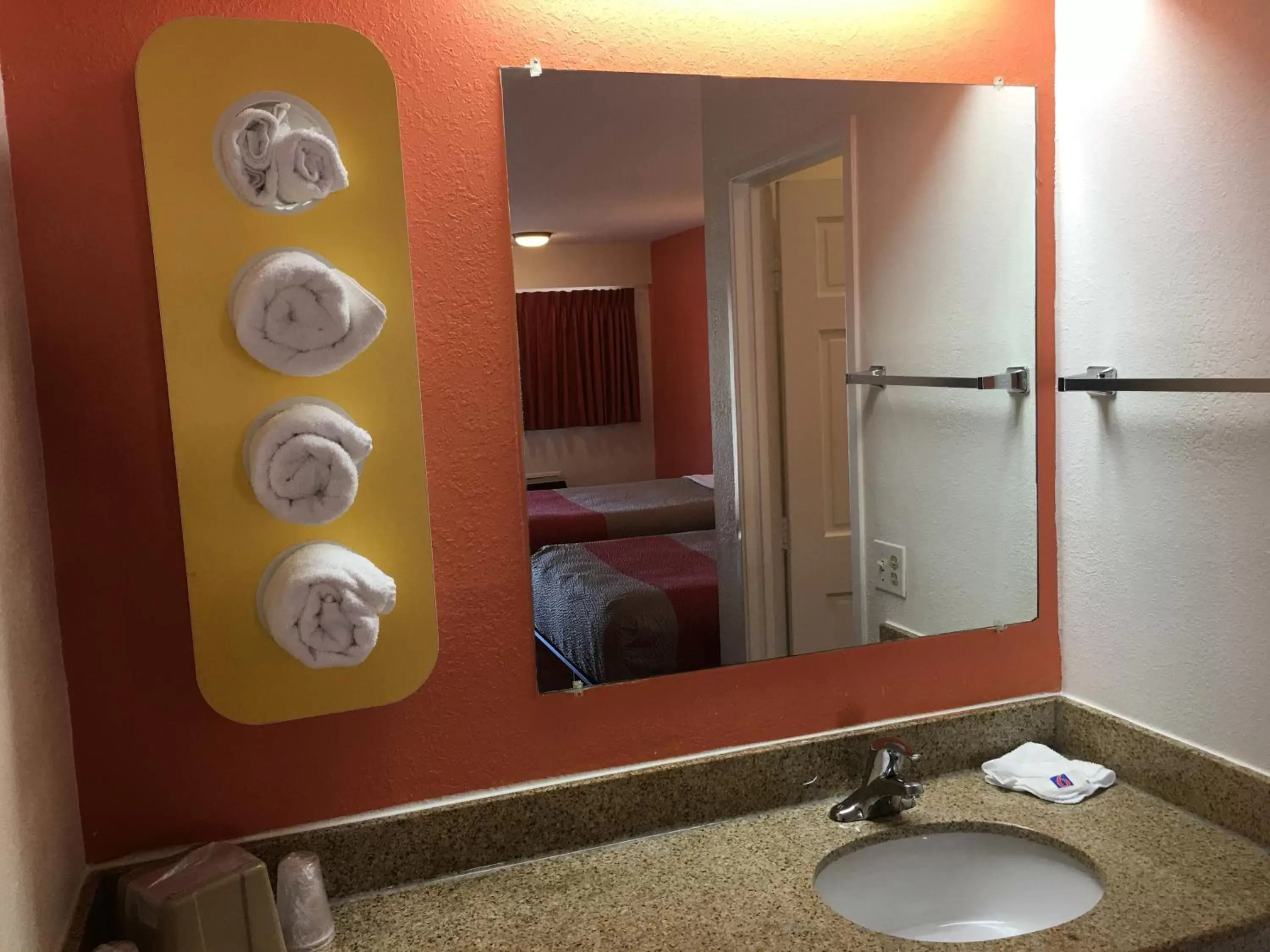 Area and facilities, Bathroom in Motel 6-Richmond, VA - Midlothian Turnpike