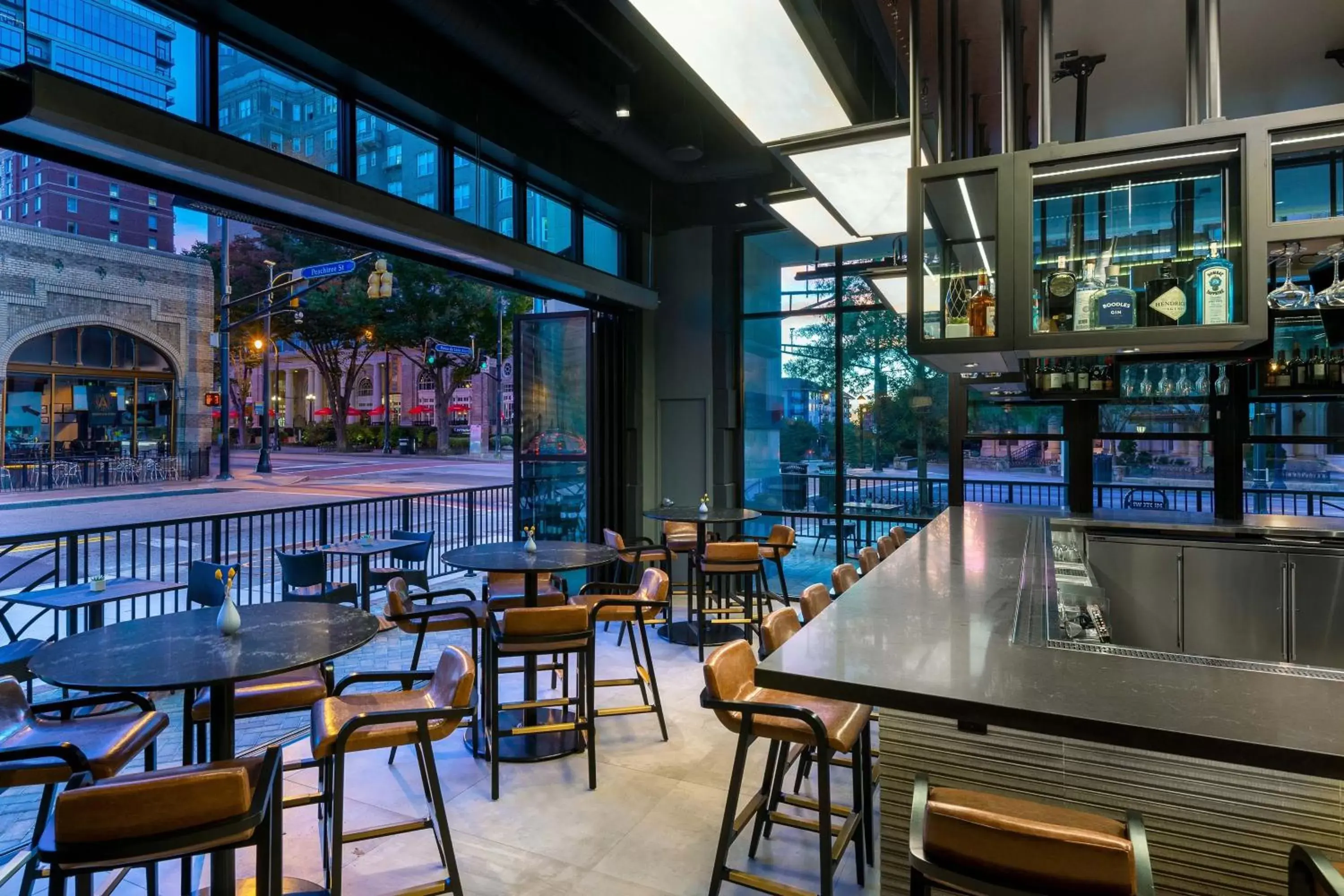 Kitchen or kitchenette, Lounge/Bar in Element Atlanta Midtown
