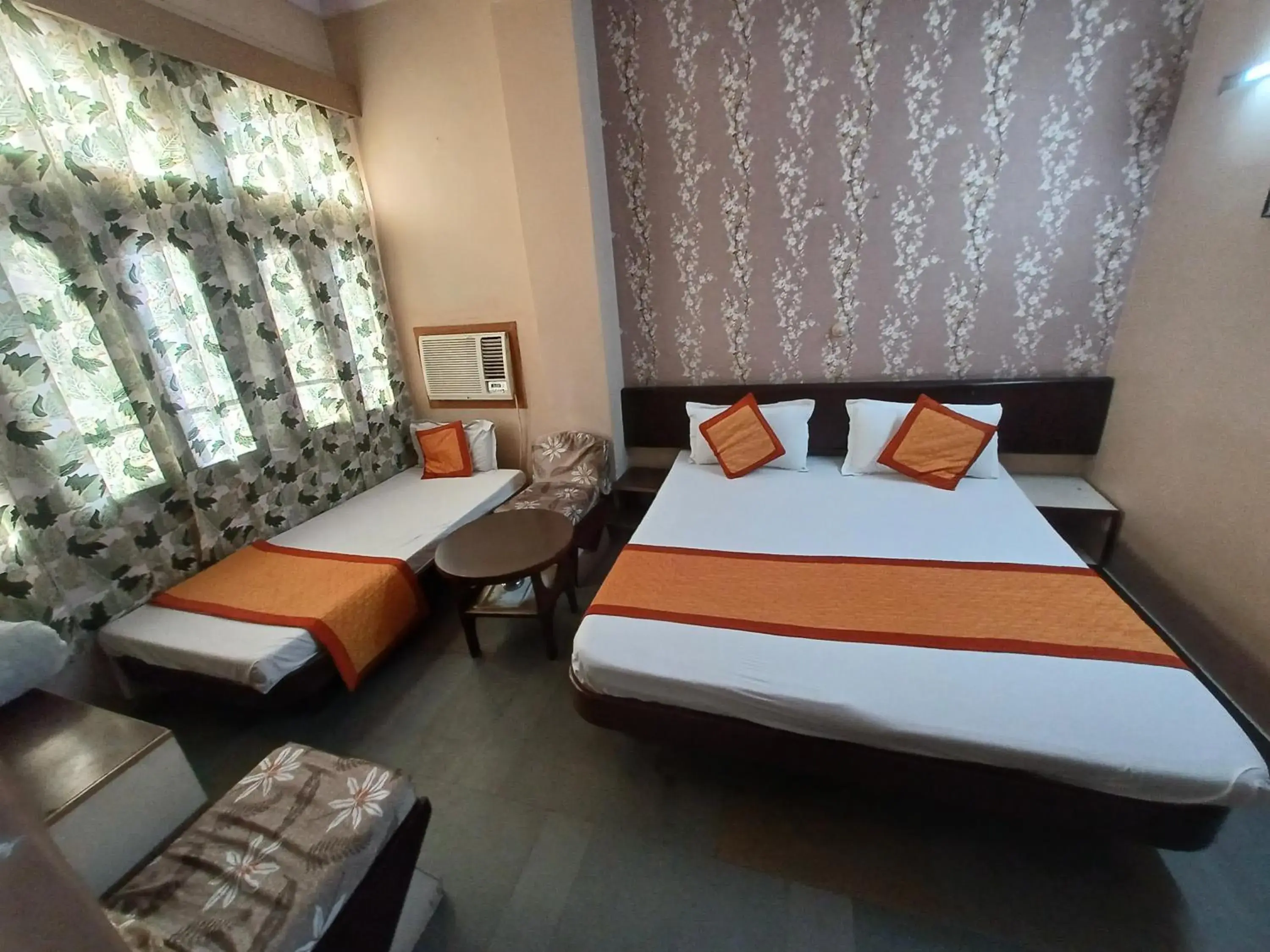 Photo of the whole room, Bed in Kailash Hotel
