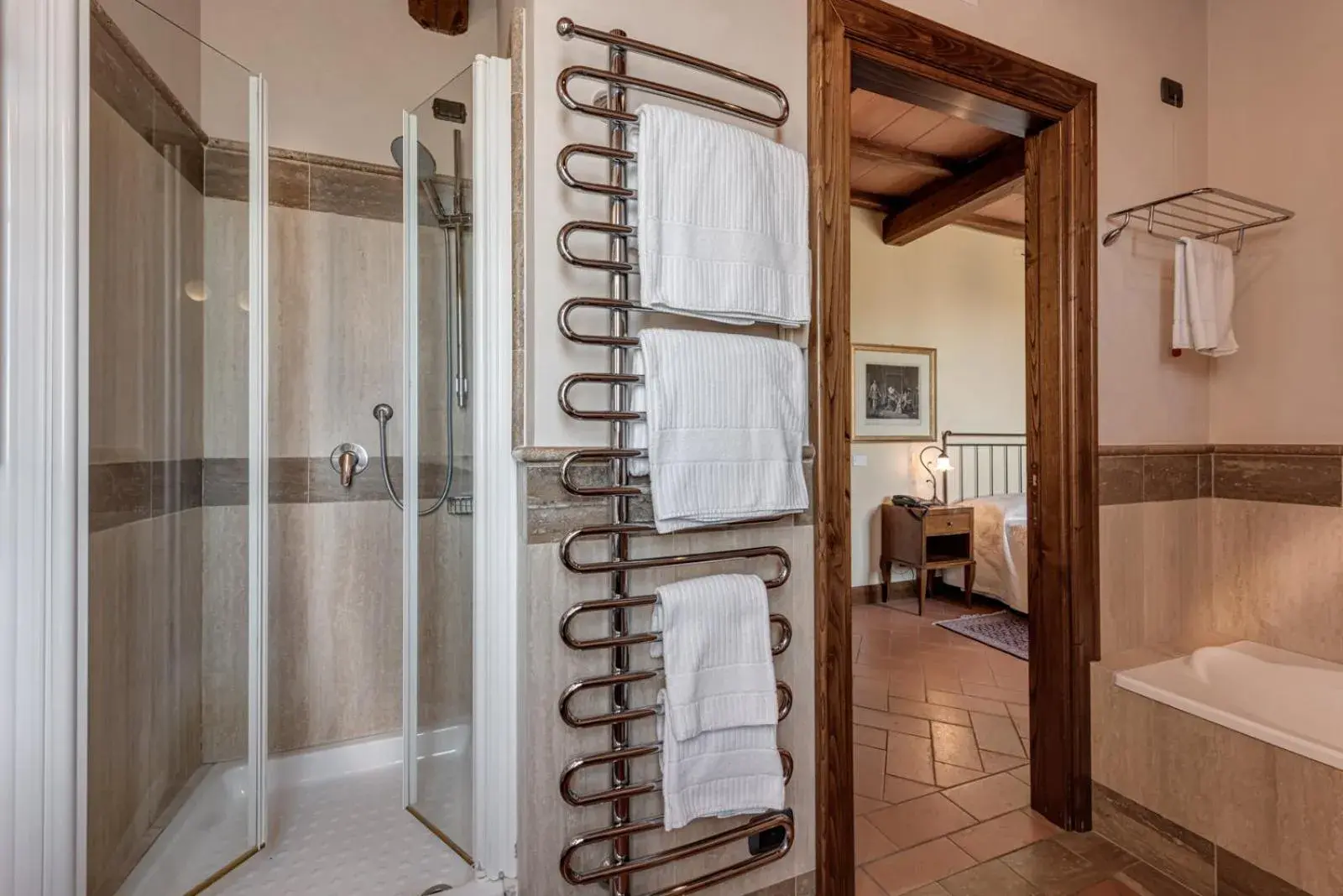 Shower, Bathroom in Locanda Poggioleone