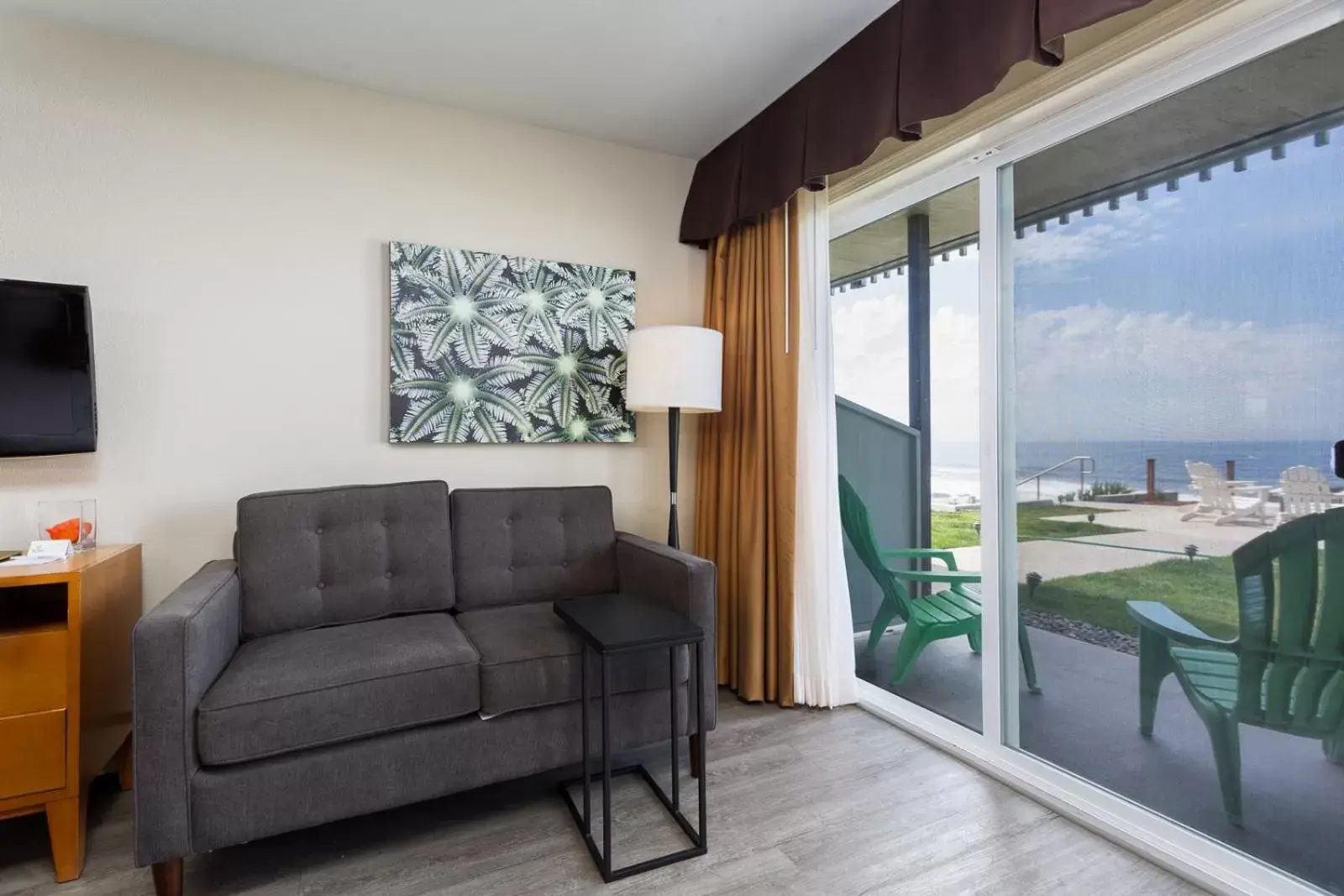 Balcony/Terrace, Seating Area in The Coho Oceanfront Lodge