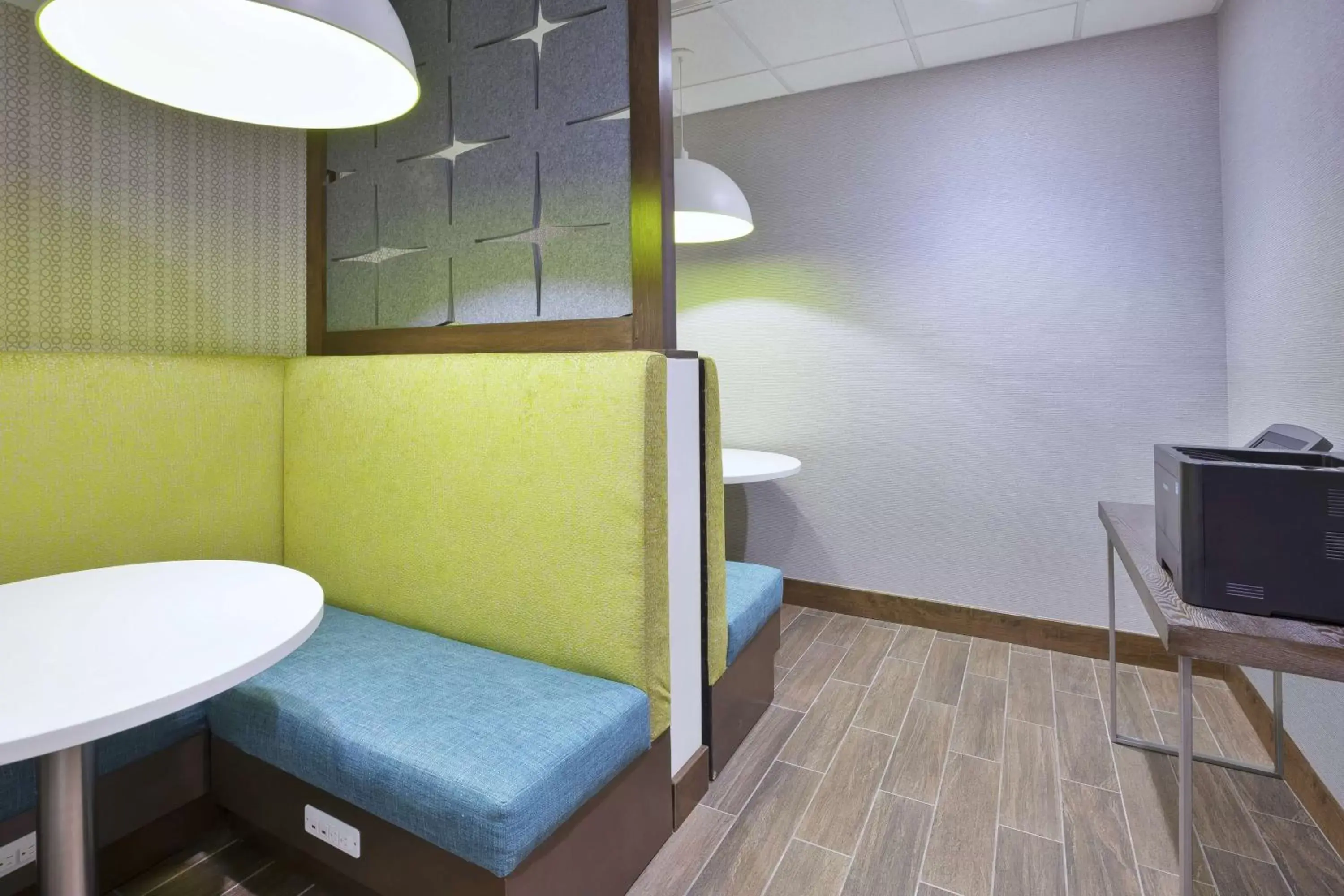 Business facilities, Bathroom in Hampton Inn & Suites Grandville Grand Rapids South