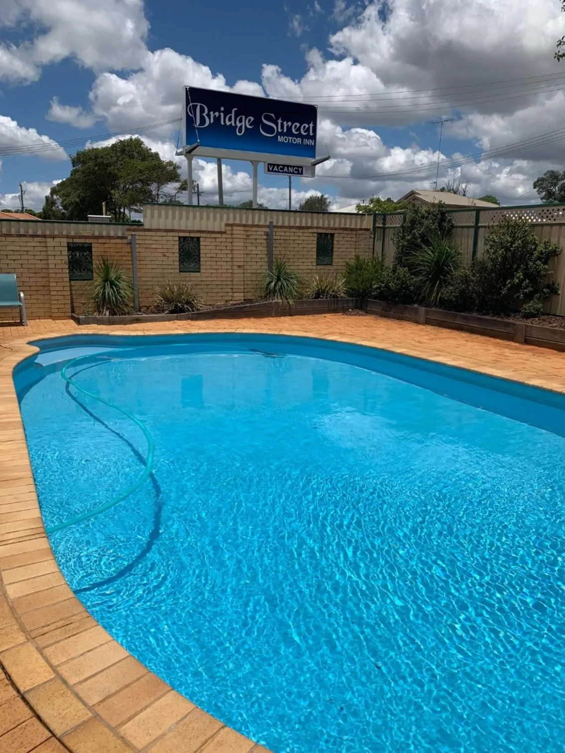 Bridge Street Motor Inn