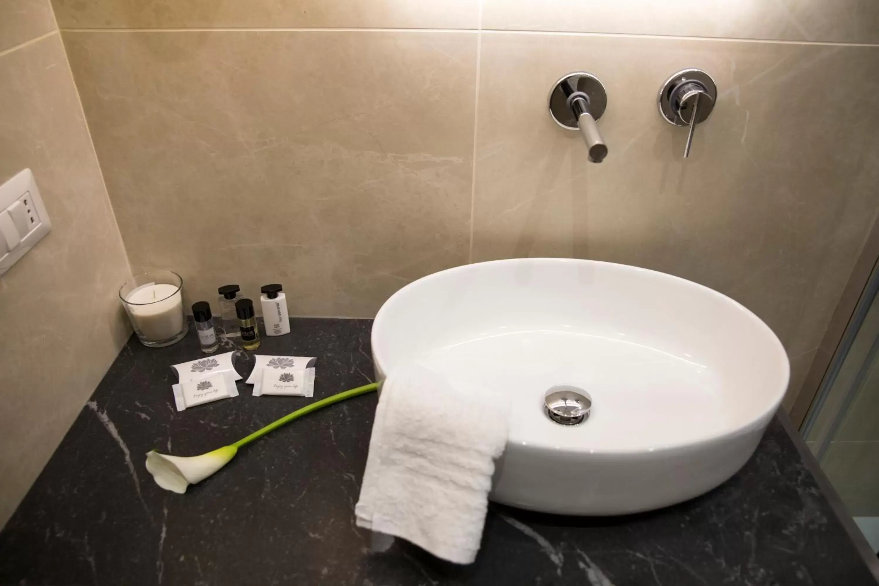 Toilet, Bathroom in Unicum Roma Suites