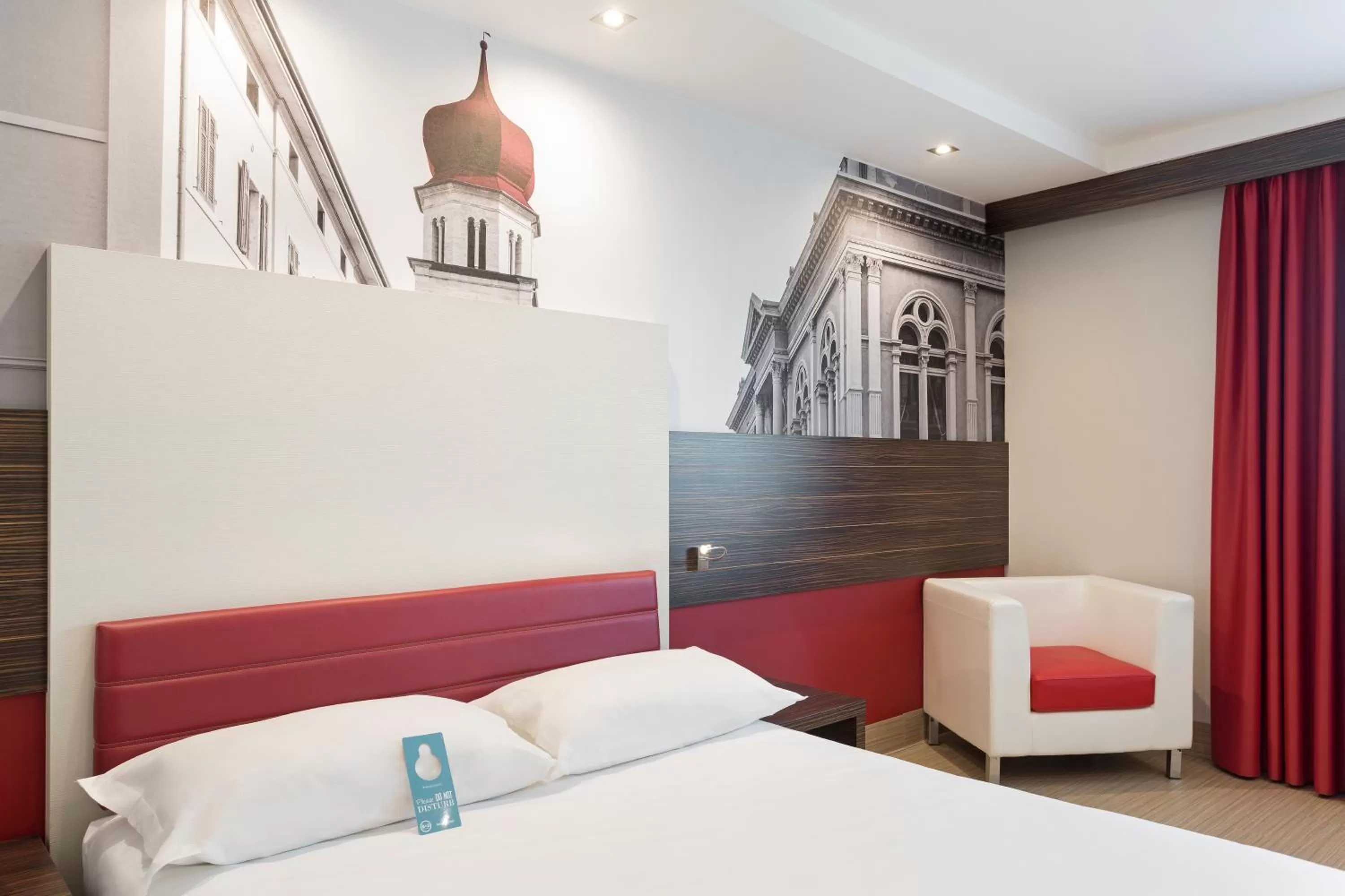 Double Room - Disability Access in B&B Hotel Trento
