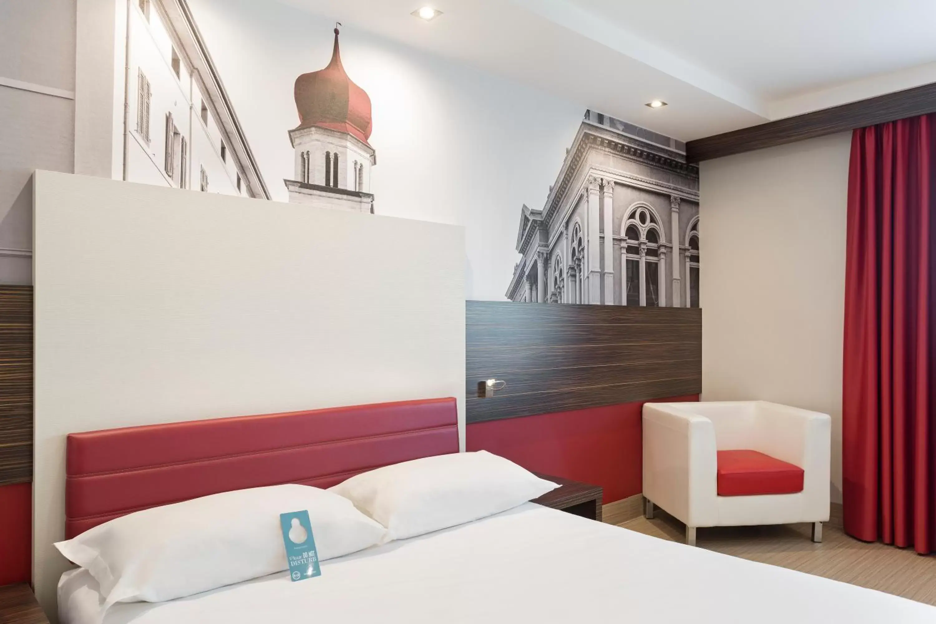 TV and multimedia, Bed in B&B Hotel Trento