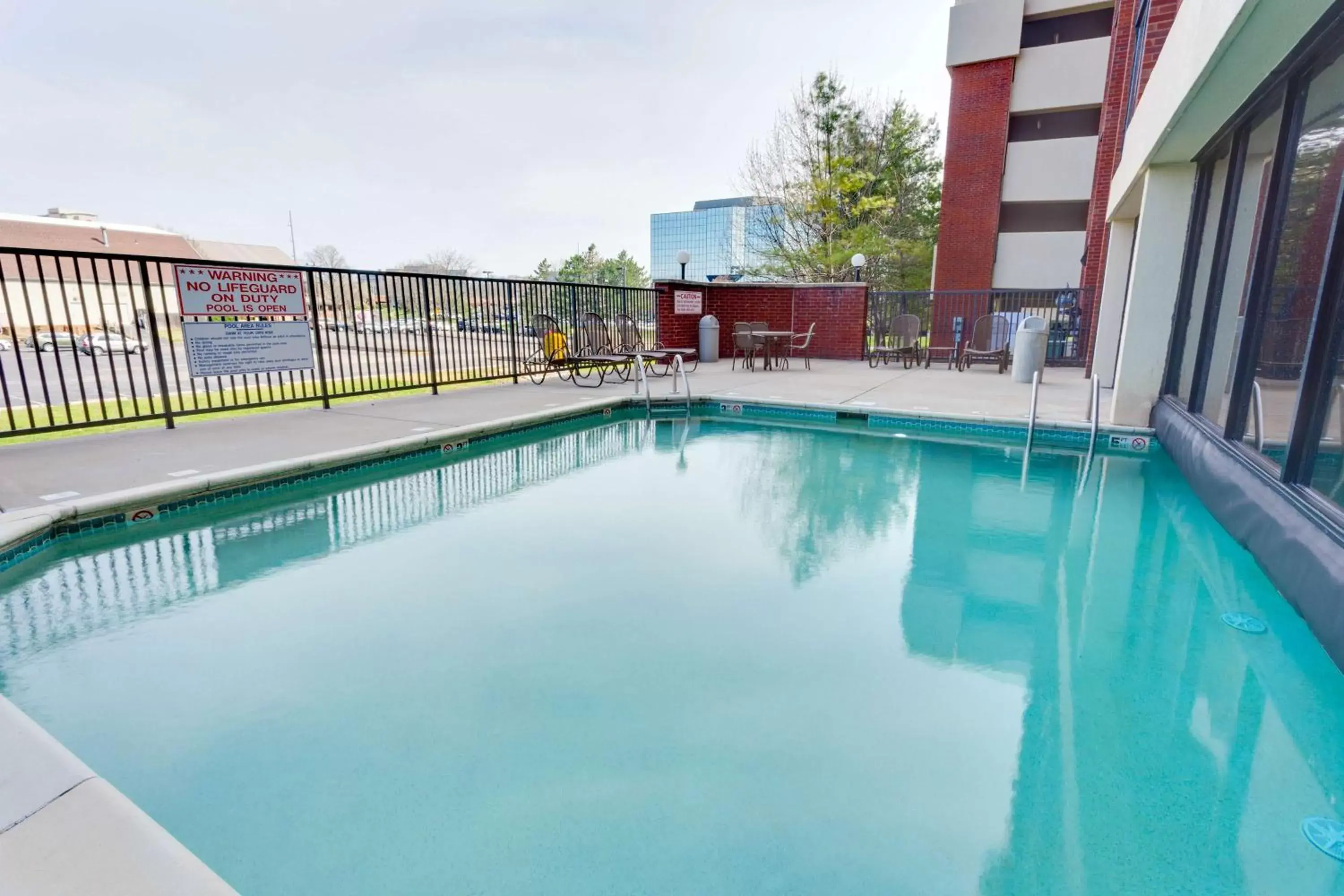 Activities, Swimming Pool in Drury Inn & Suites Overland Park