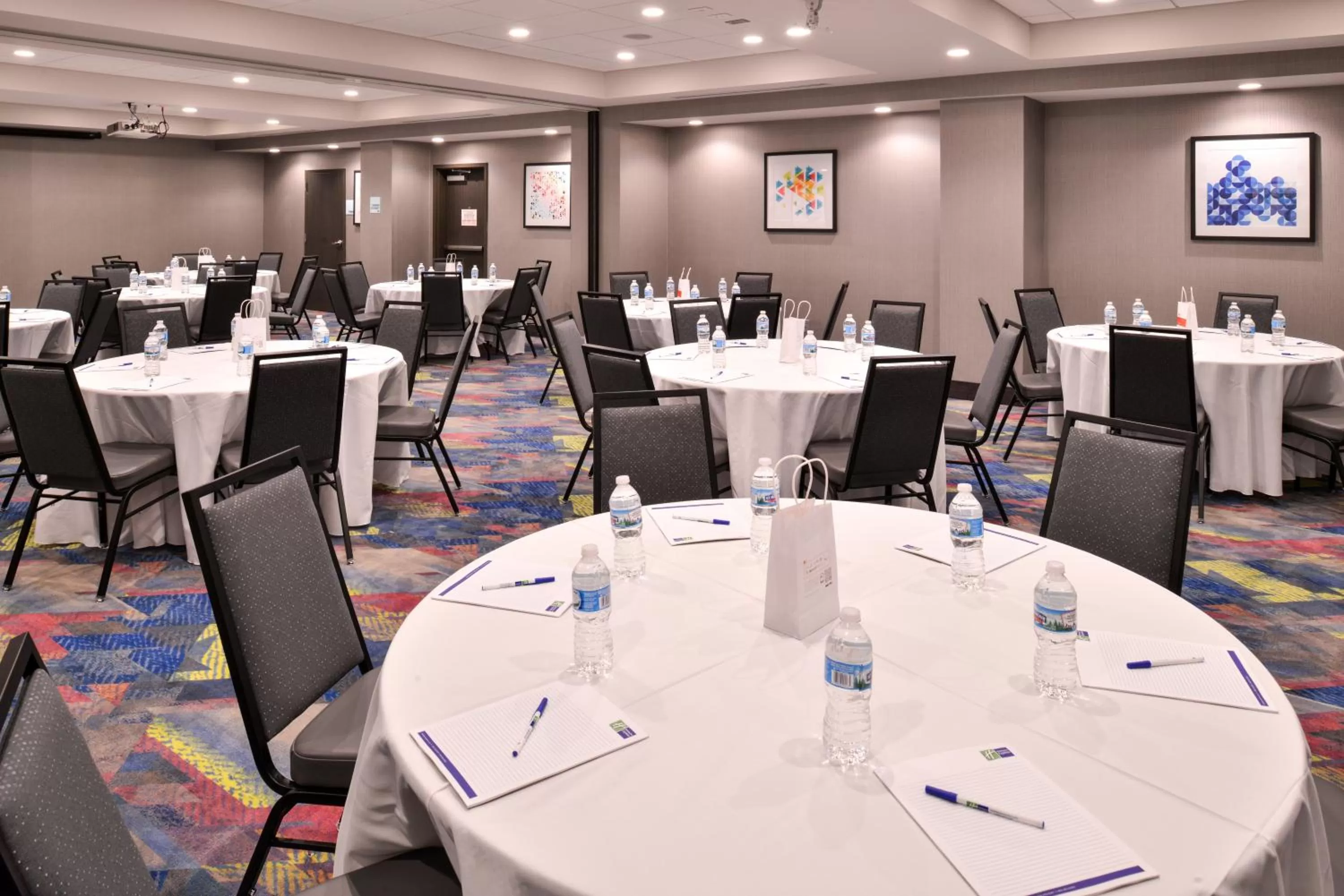 Banquet/Function facilities in Holiday Inn Express and Suites Bryant - Benton Area by IHG