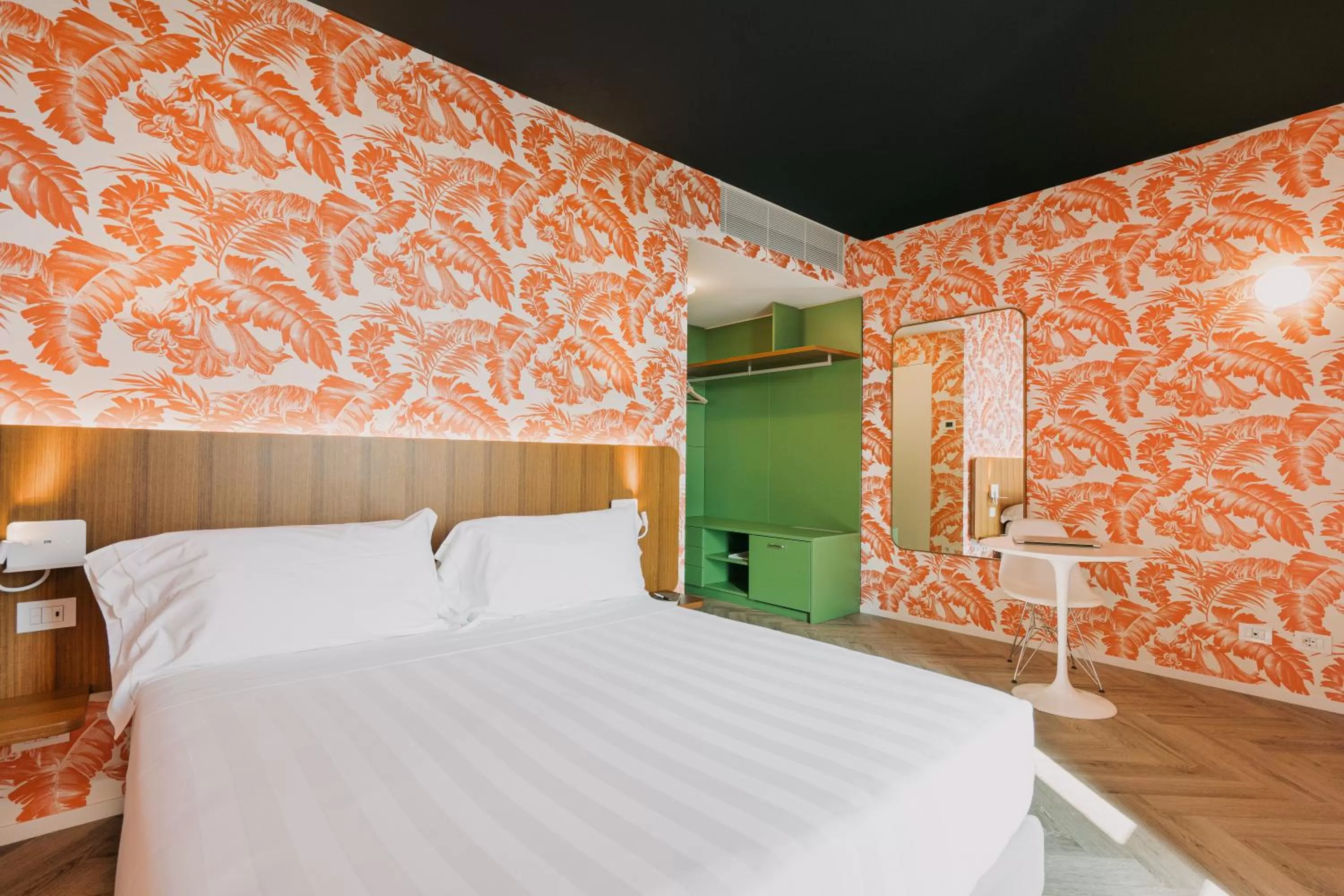 Bed in Collini Rooms, WorldHotels Crafted