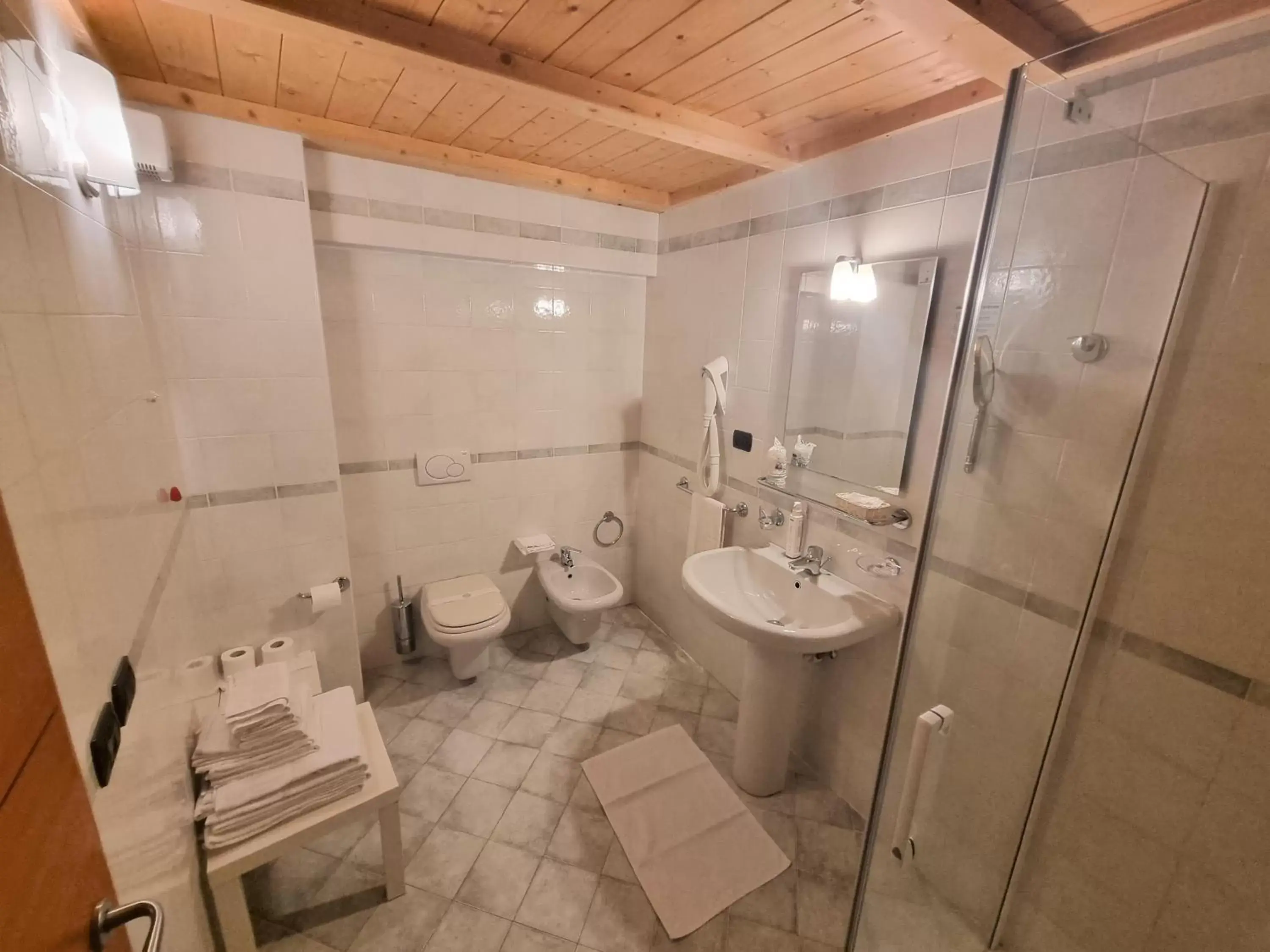 Bathroom in Hotel Garni Le Corti