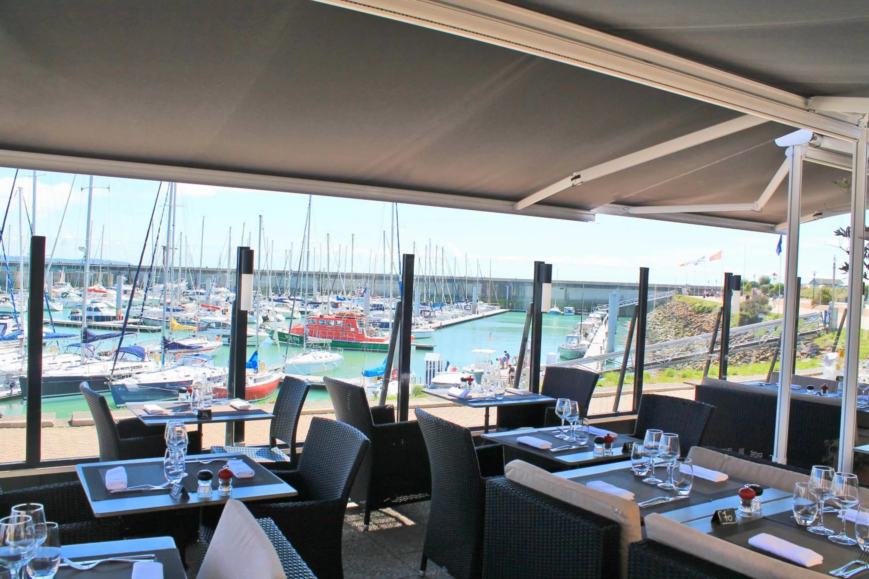 Restaurant/places to eat in ibis Granville Port De Plaisance