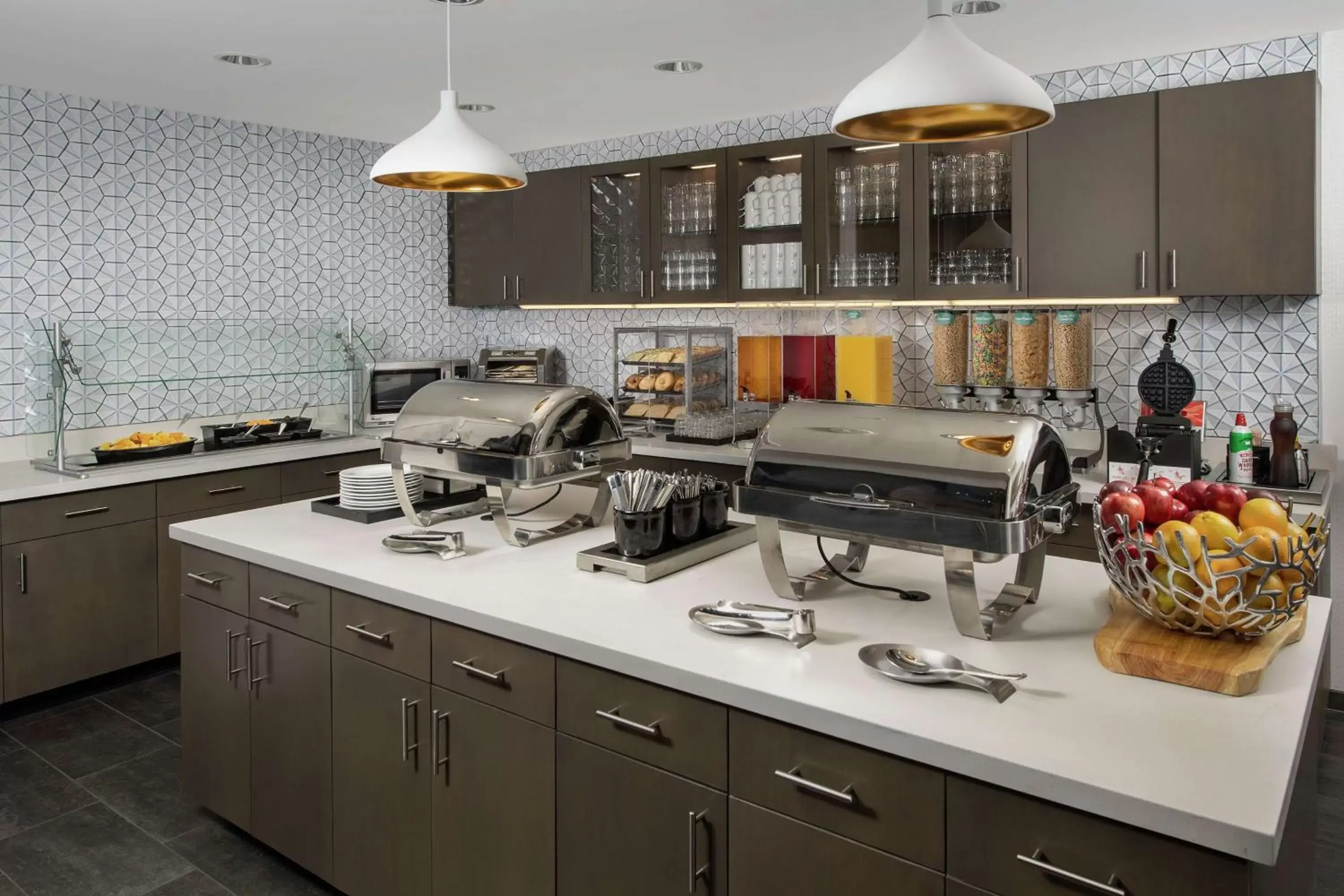 Breakfast, Kitchen/Kitchenette in Homewood Suites By Hilton Denver Airport Tower Road