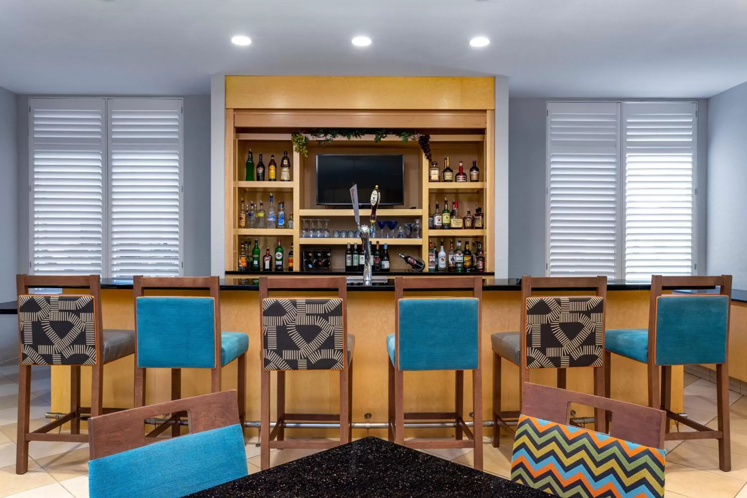 Lounge or bar, Lounge/Bar in Holiday Inn Winter Haven, an IHG Hotel