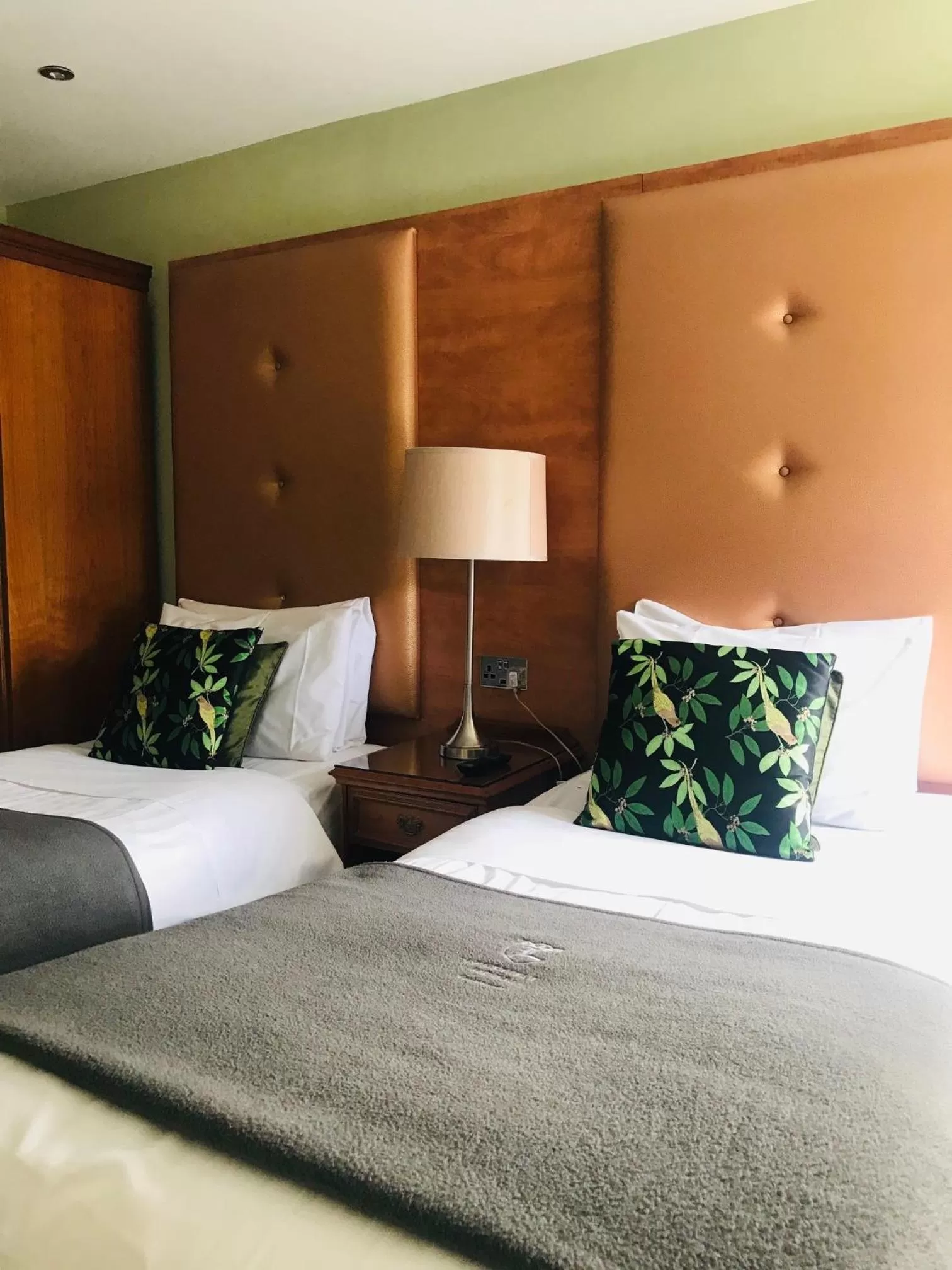 Bed in Lensfield Hotel