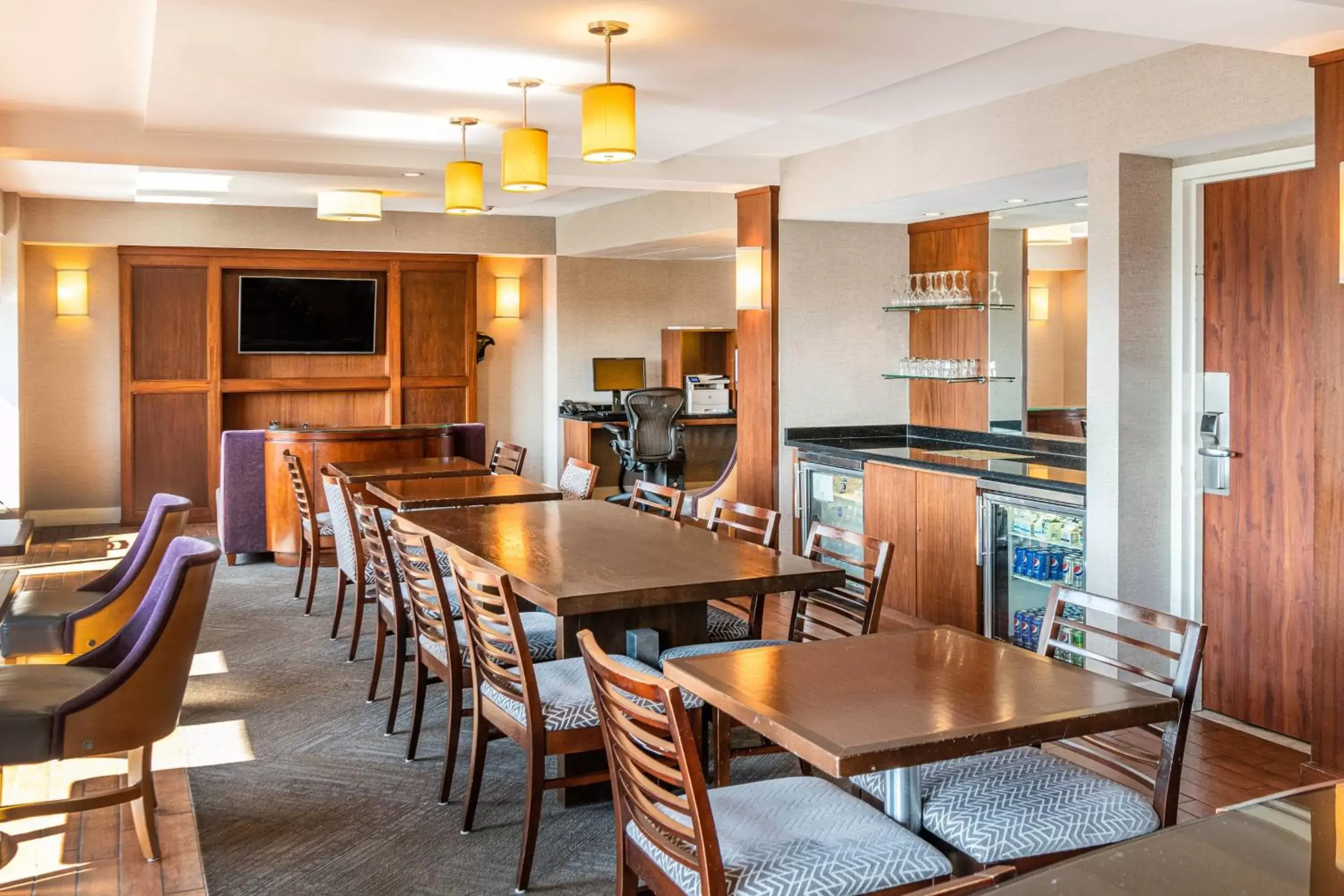 Lounge or bar, Restaurant/Places to Eat in Pittsburgh Airport Marriott